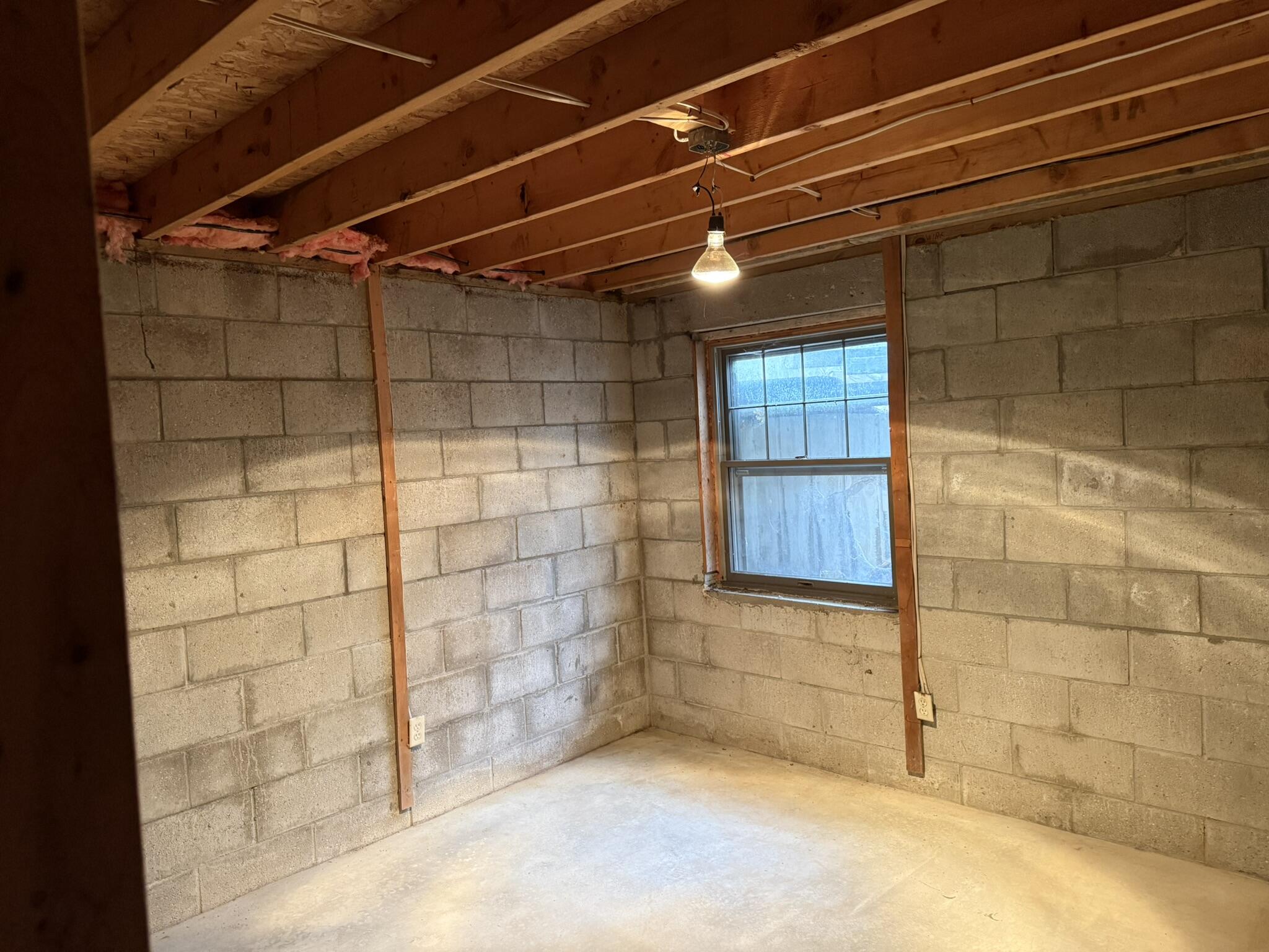 14995 N River Road Property Photo 11