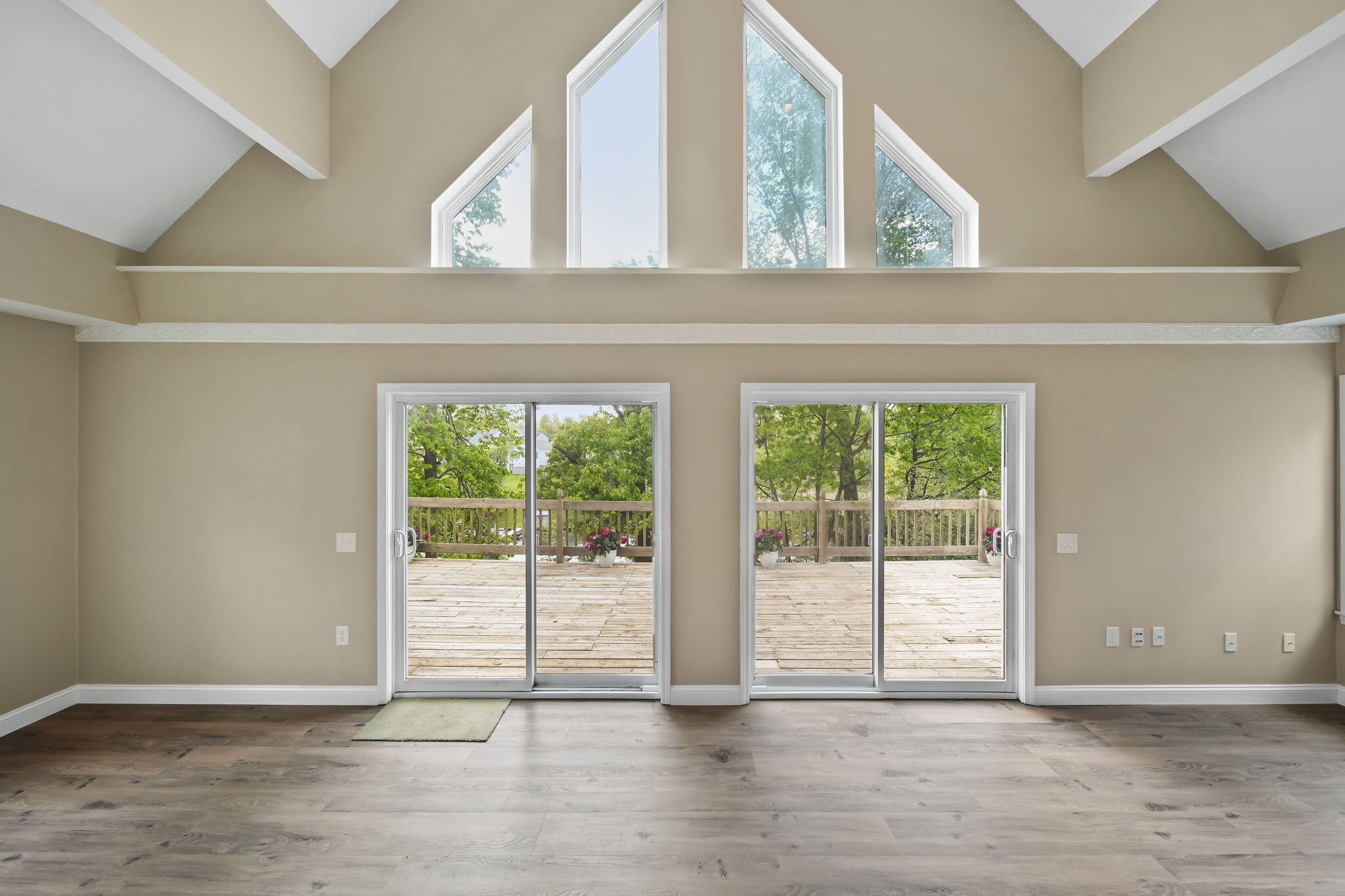 10771 Woodbrook Drive Property Photo 16