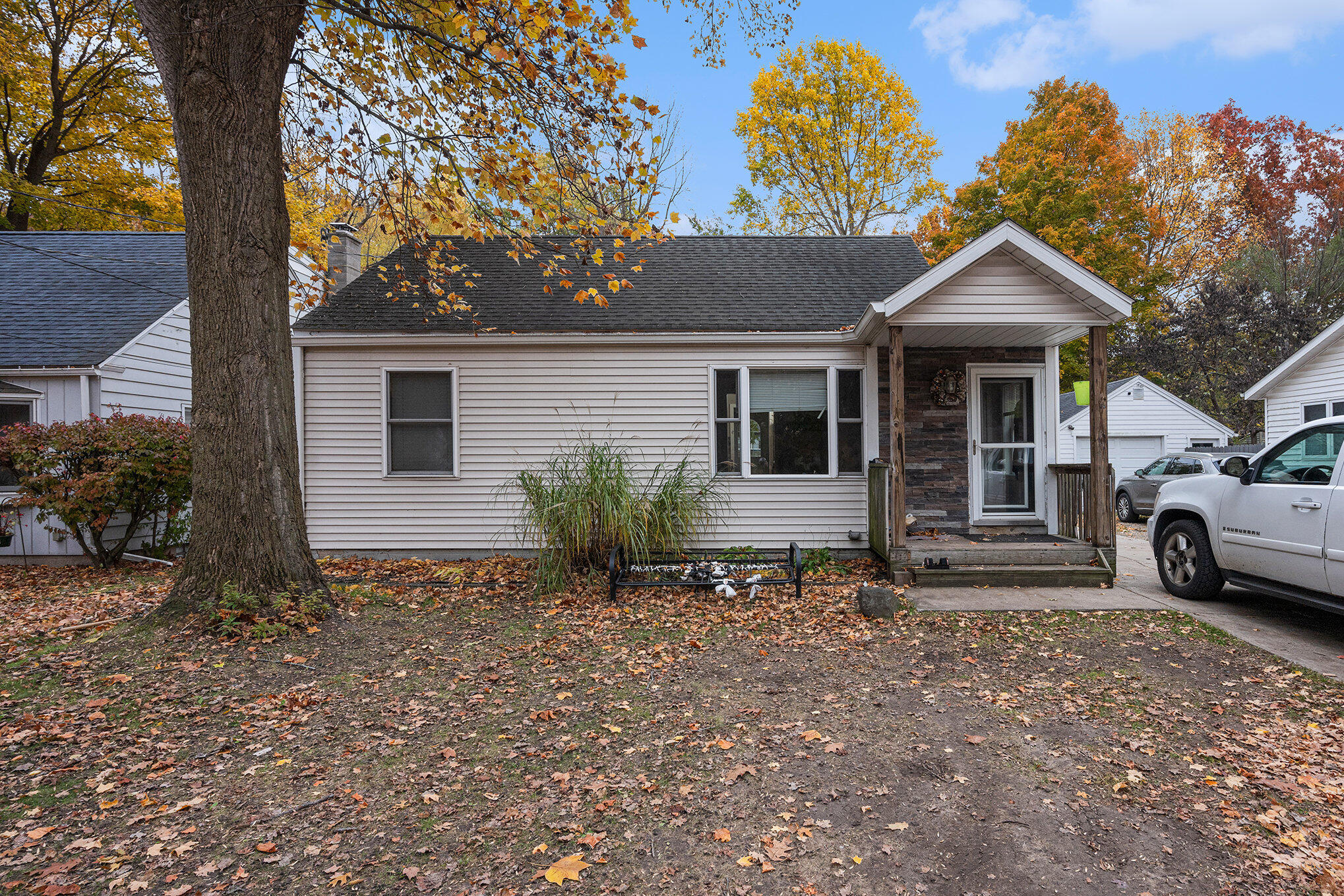 5418 Keyes Drive Property Photo 2
