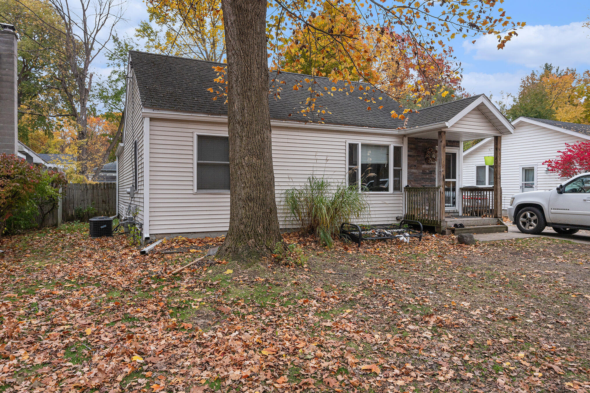 5418 Keyes Drive Property Photo 3