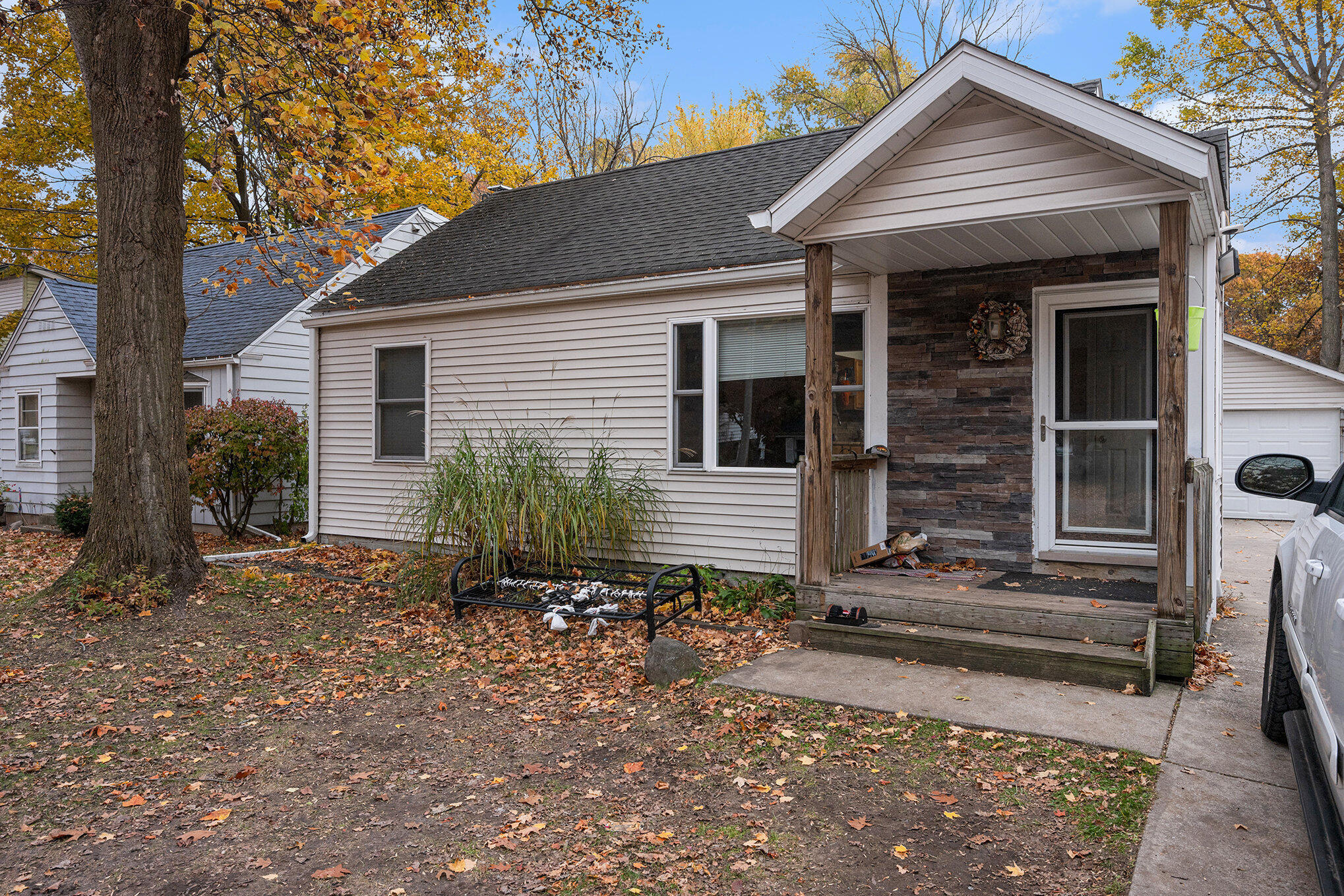 5418 Keyes Drive Property Photo 4