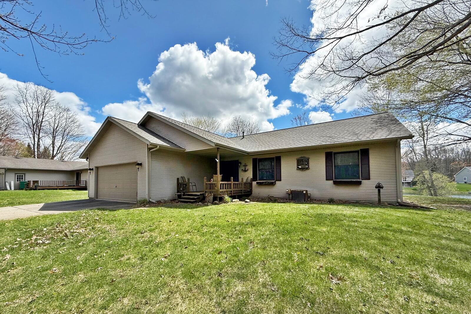 8917 Longview Drive Property Photo 2