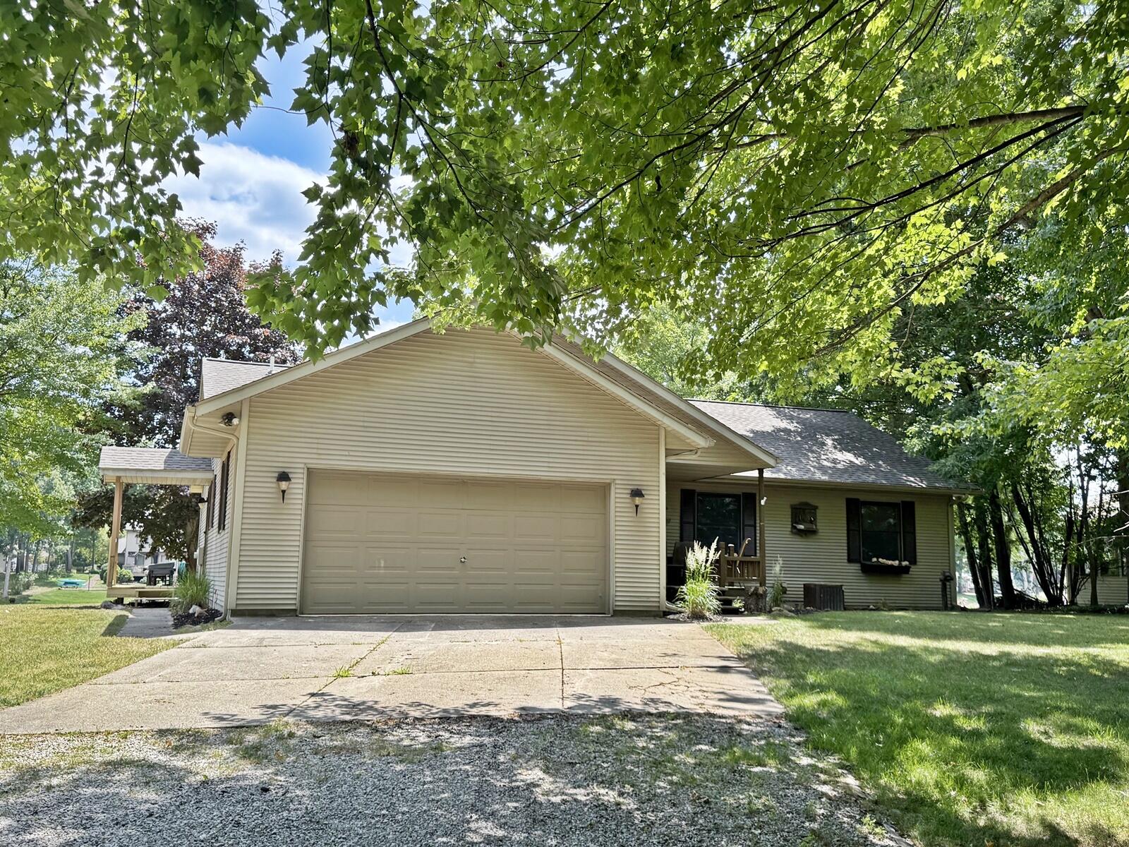 8917 Longview Drive Property Photo 3
