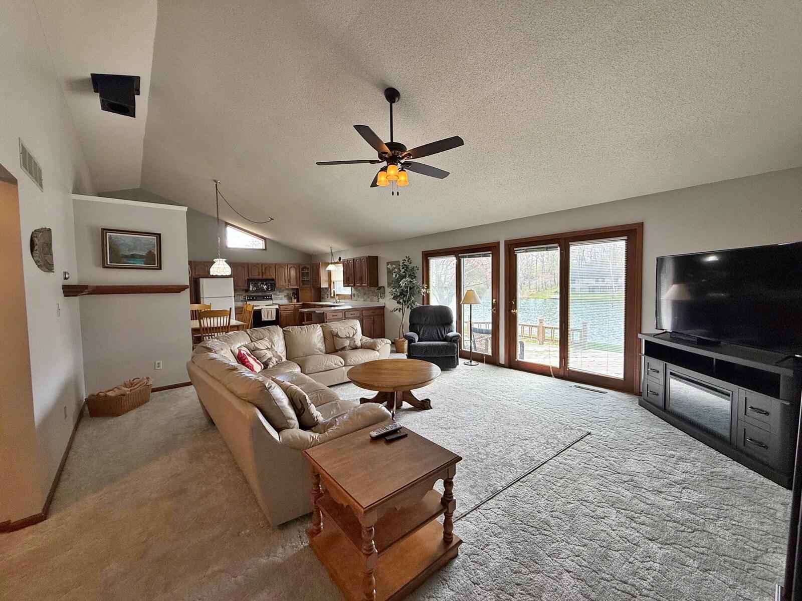 8917 Longview Drive Property Photo 7