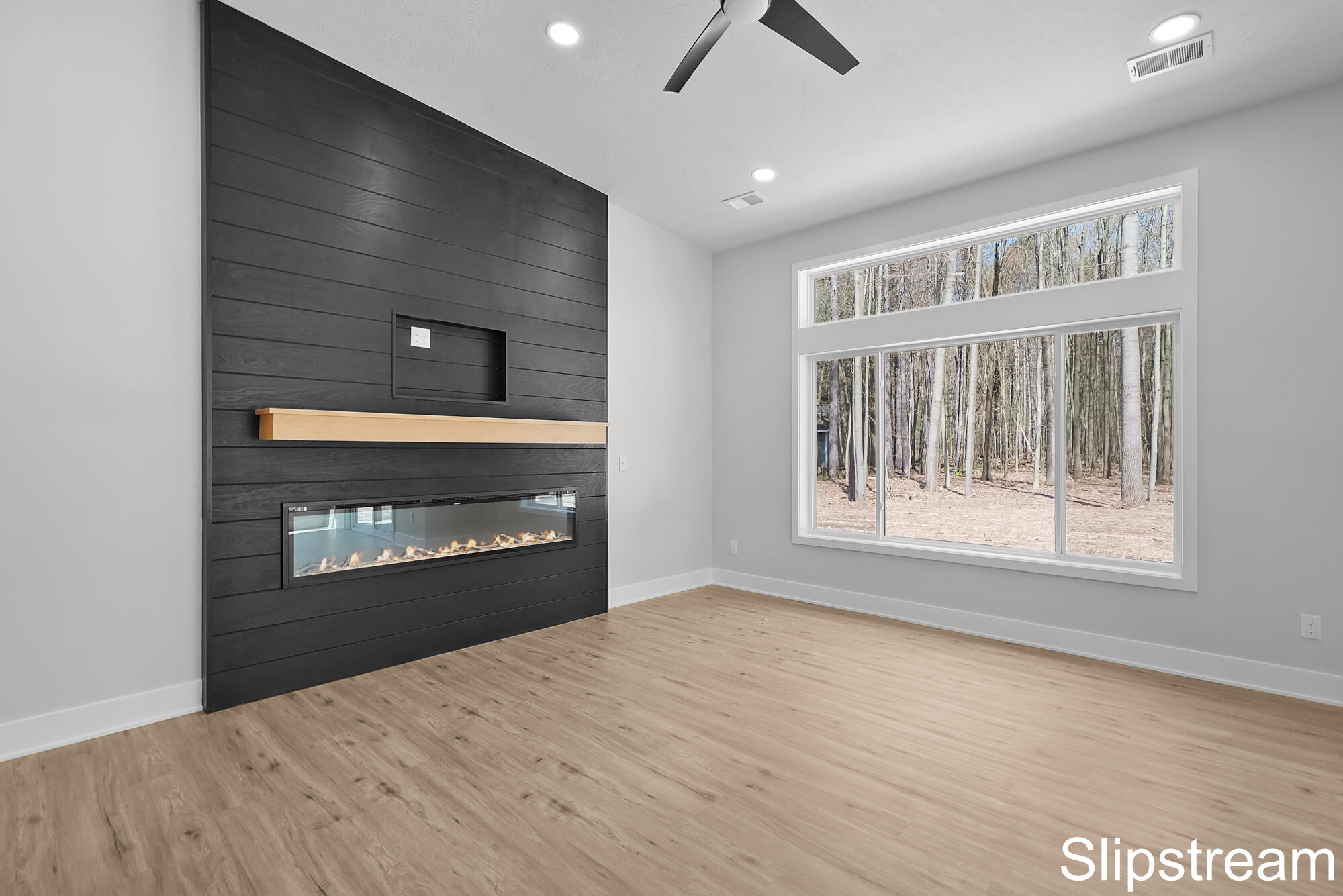 12745 Austrian Drive Property Photo 5