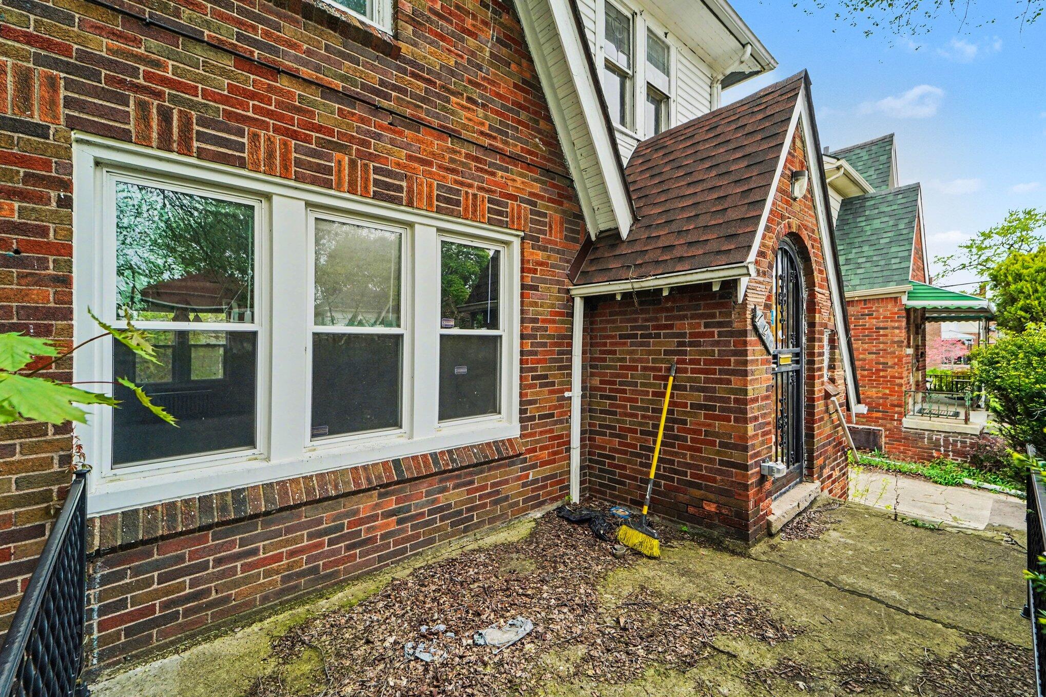 16247 Washburn Street Property Photo 3