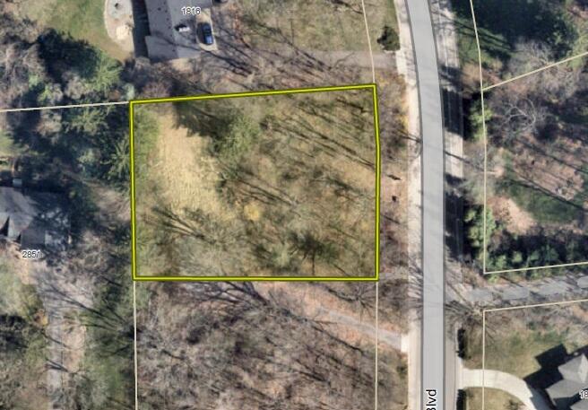 1864 Arlington Boulevard Property Photo 3