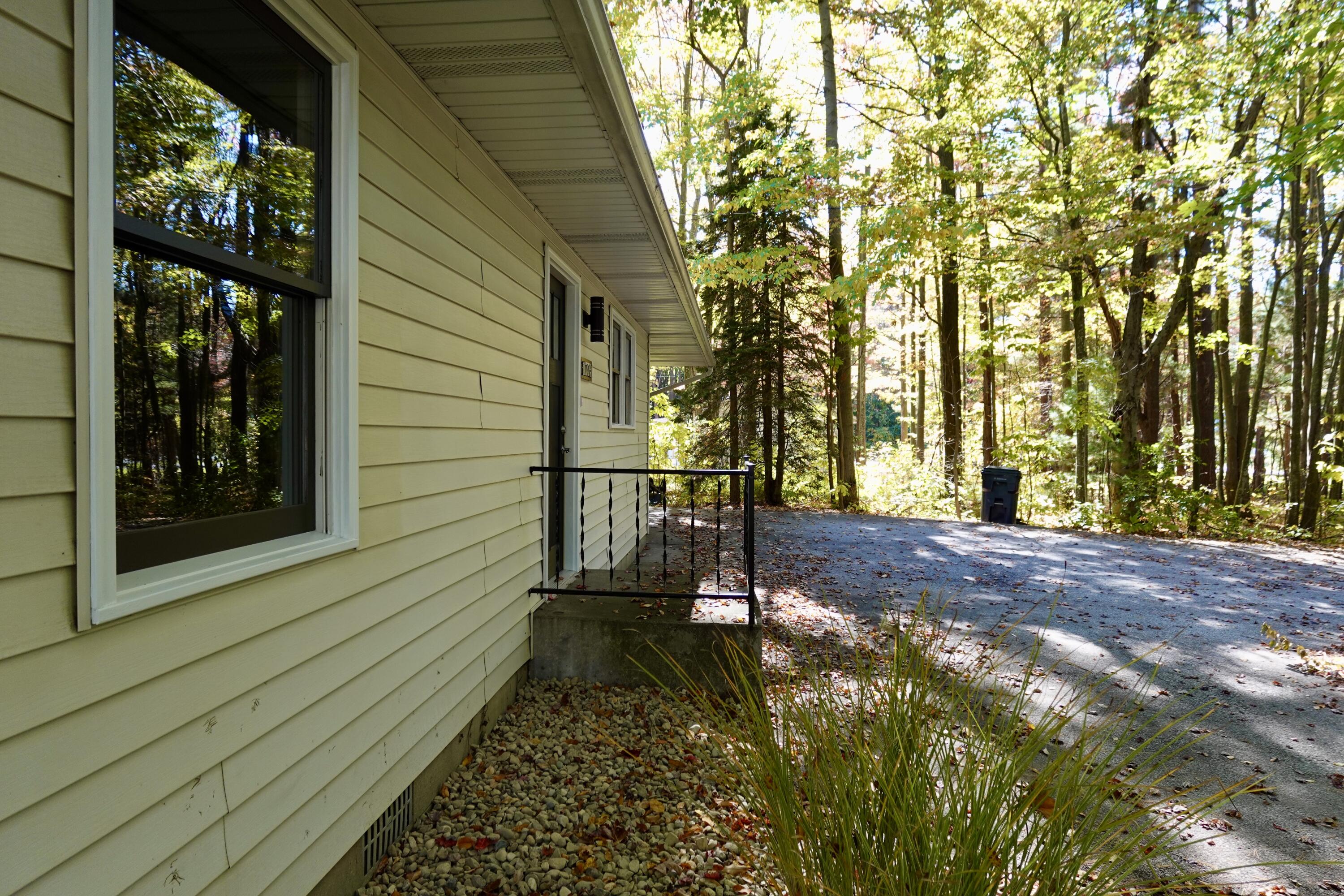 17751 Blue Star Highway Property Photo 6
