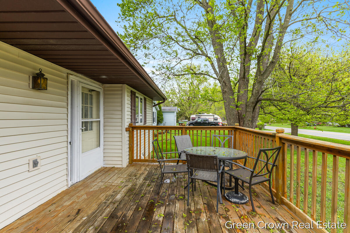 4982 Wilcox Road Property Photo 2