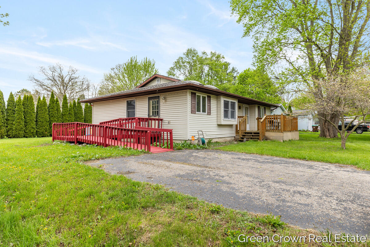 4982 Wilcox Road Property Photo 4