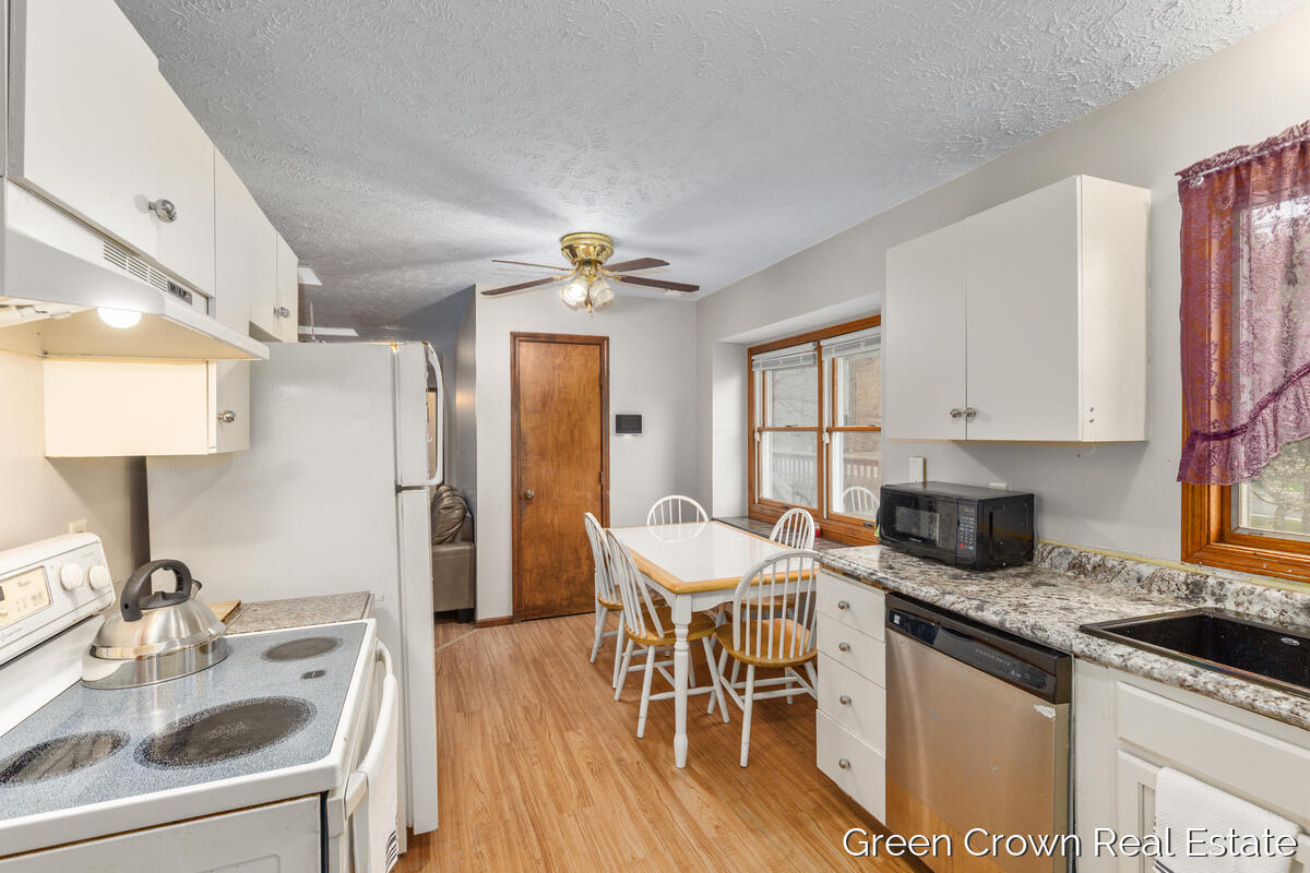 4982 Wilcox Road Property Photo 8