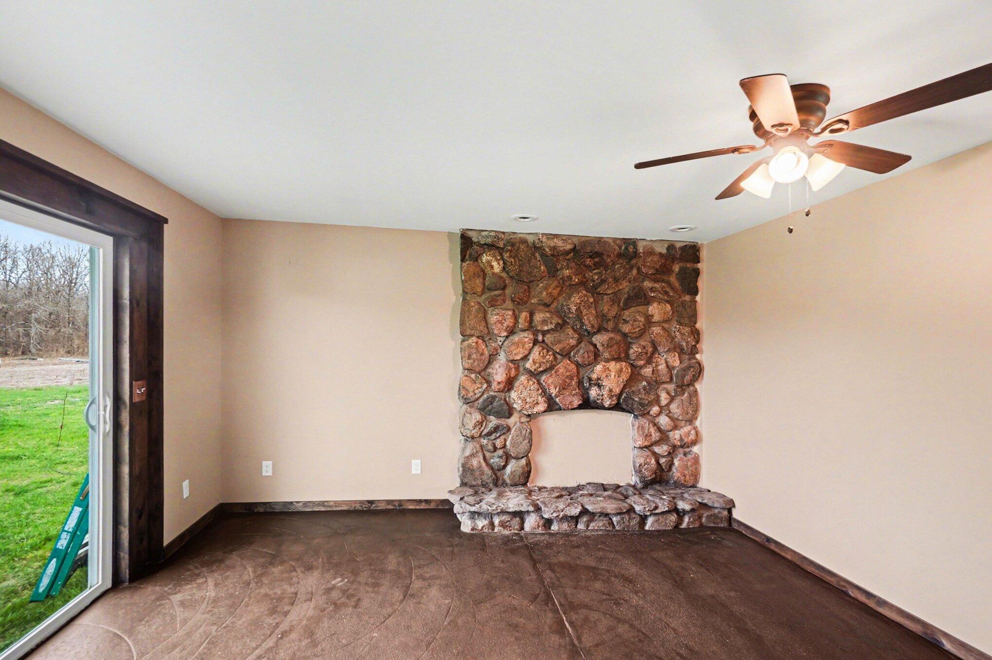 5771 N Woodbridge Road Property Photo 9