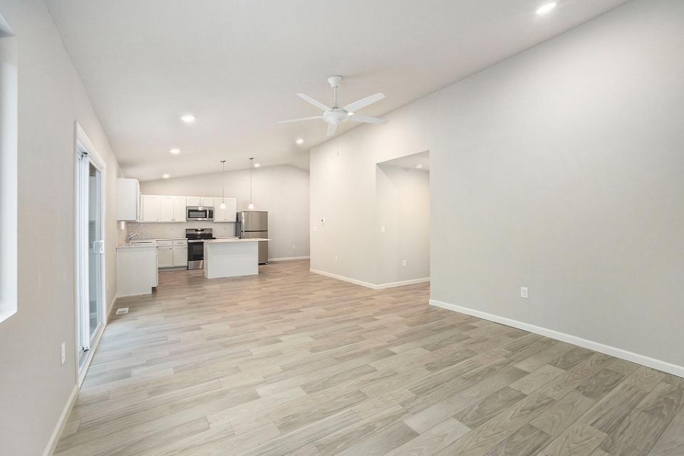 18342 Loganwood Trail Property Photo 2