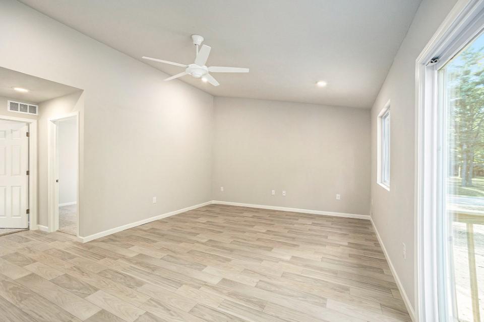 18342 Loganwood Trail Property Photo 4