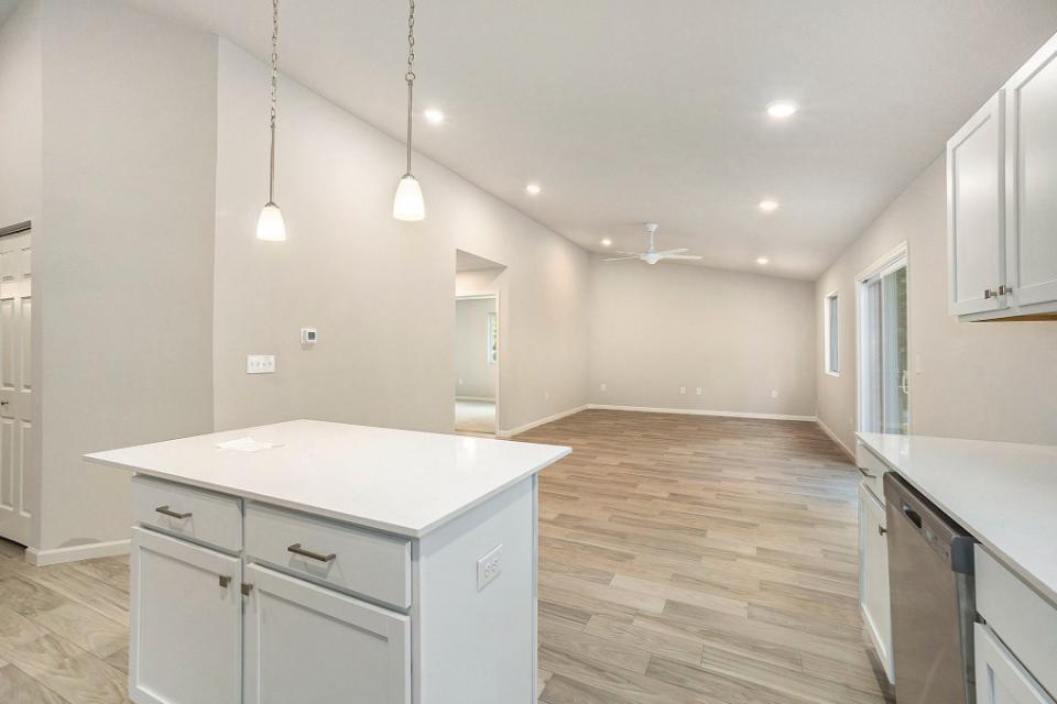 18342 Loganwood Trail Property Photo 7