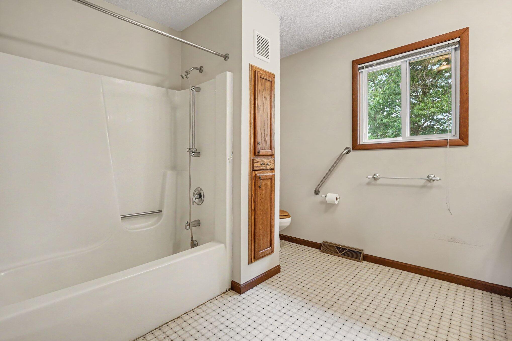 15378 Mclean Avenue Property Photo 20