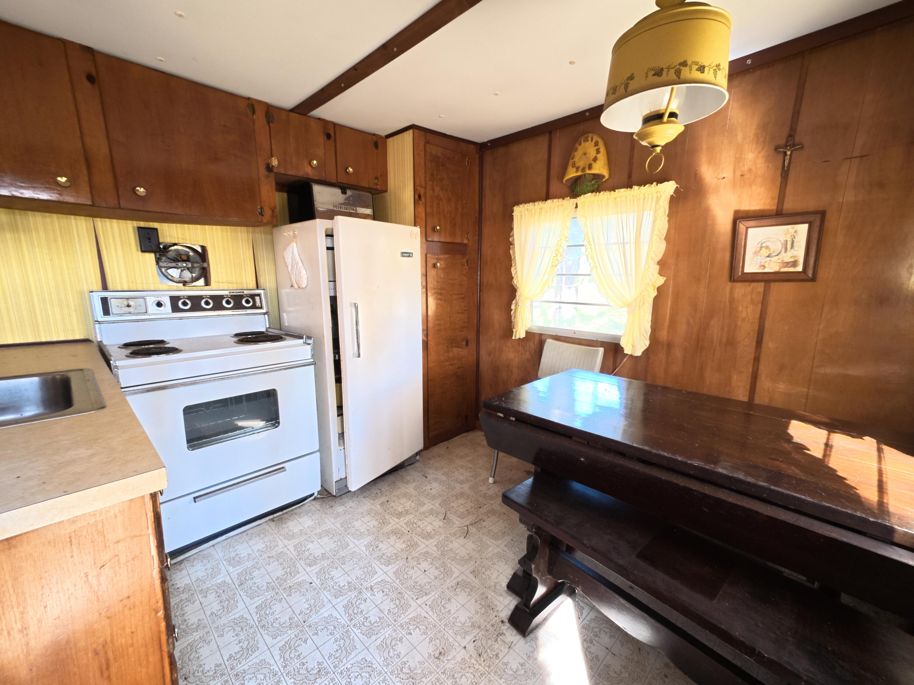 16880 Vondra Road Property Photo 6