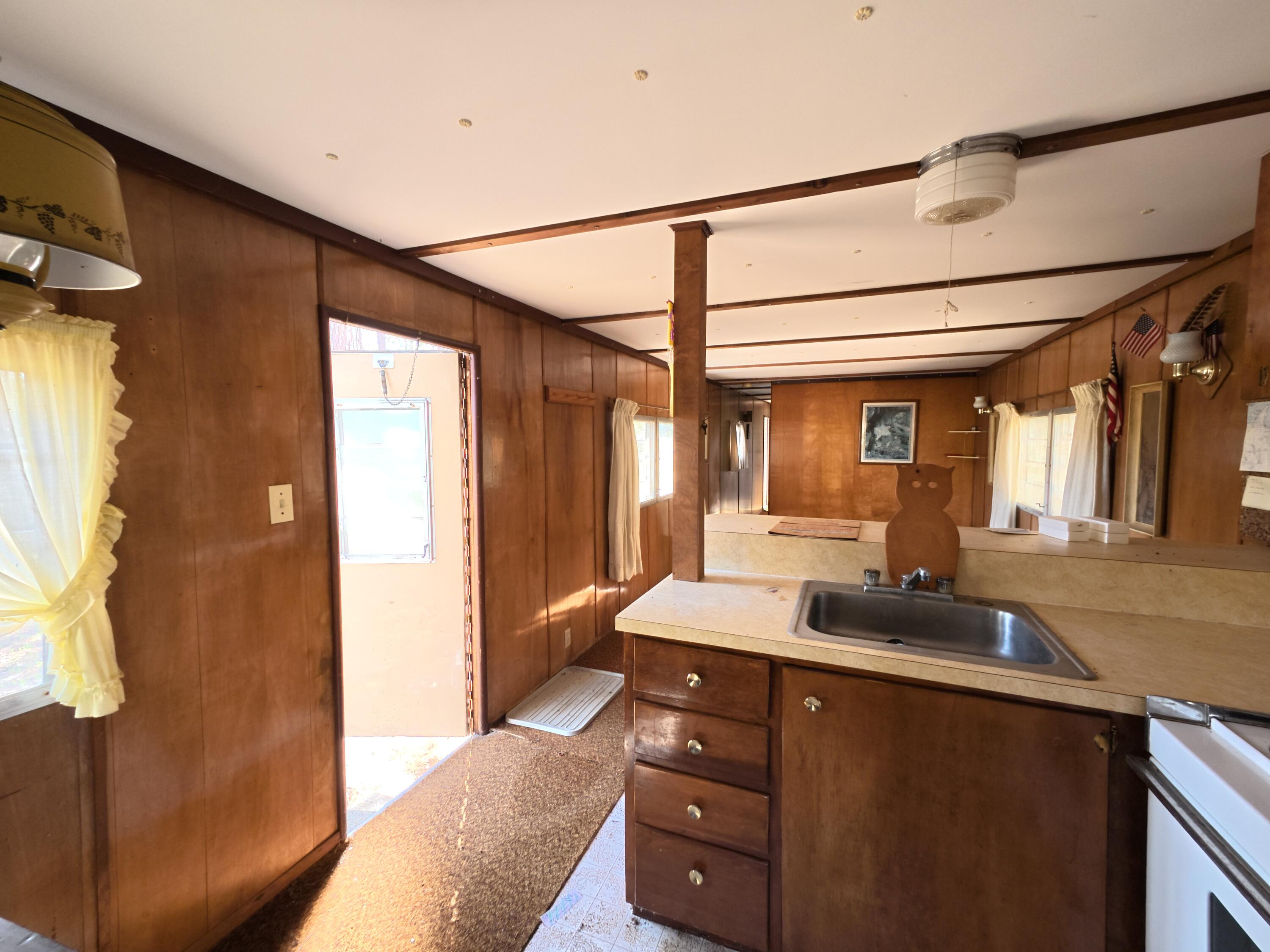 16880 Vondra Road Property Photo 7
