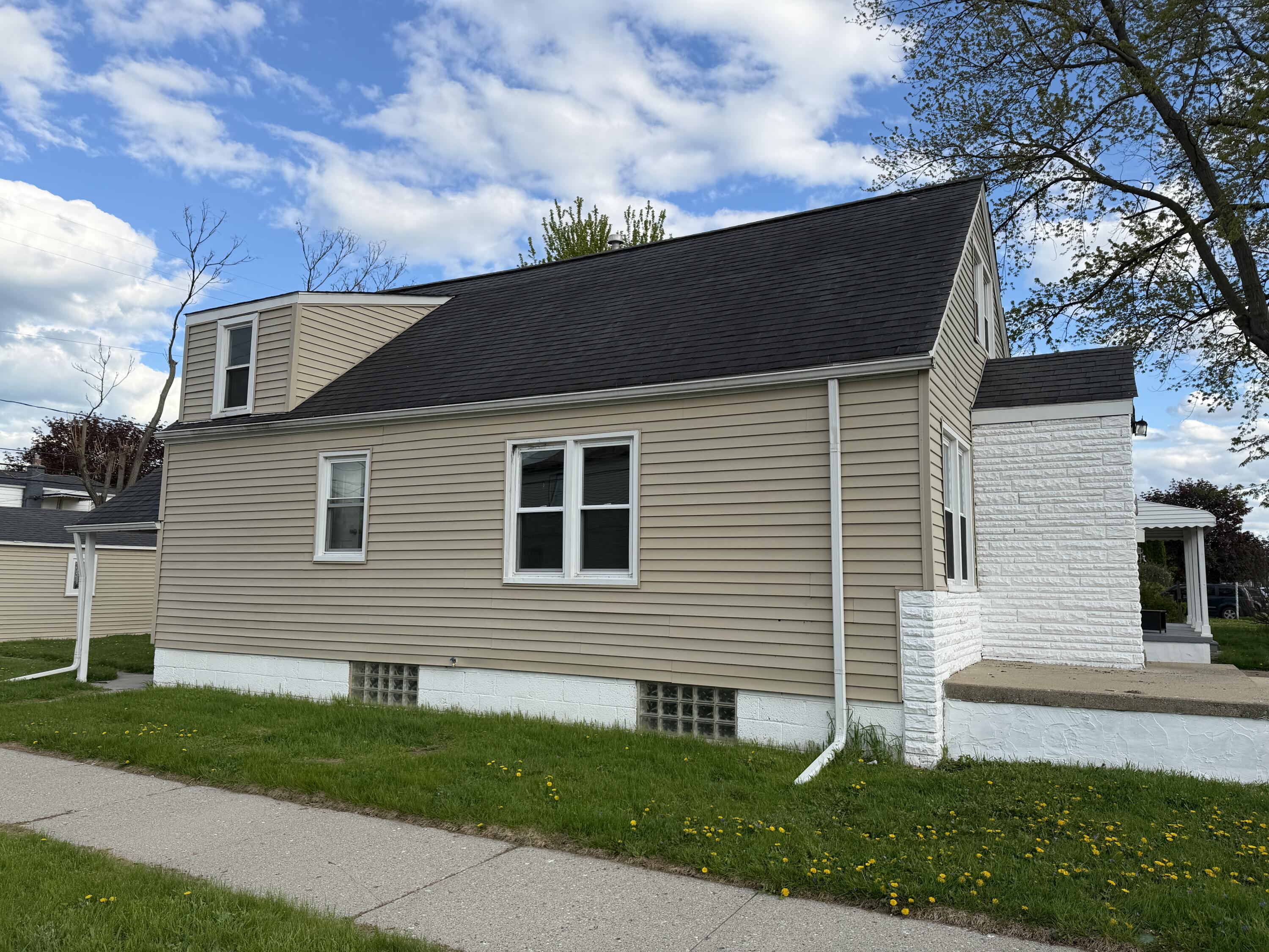 22864 Piper Avenue Property Photo 2