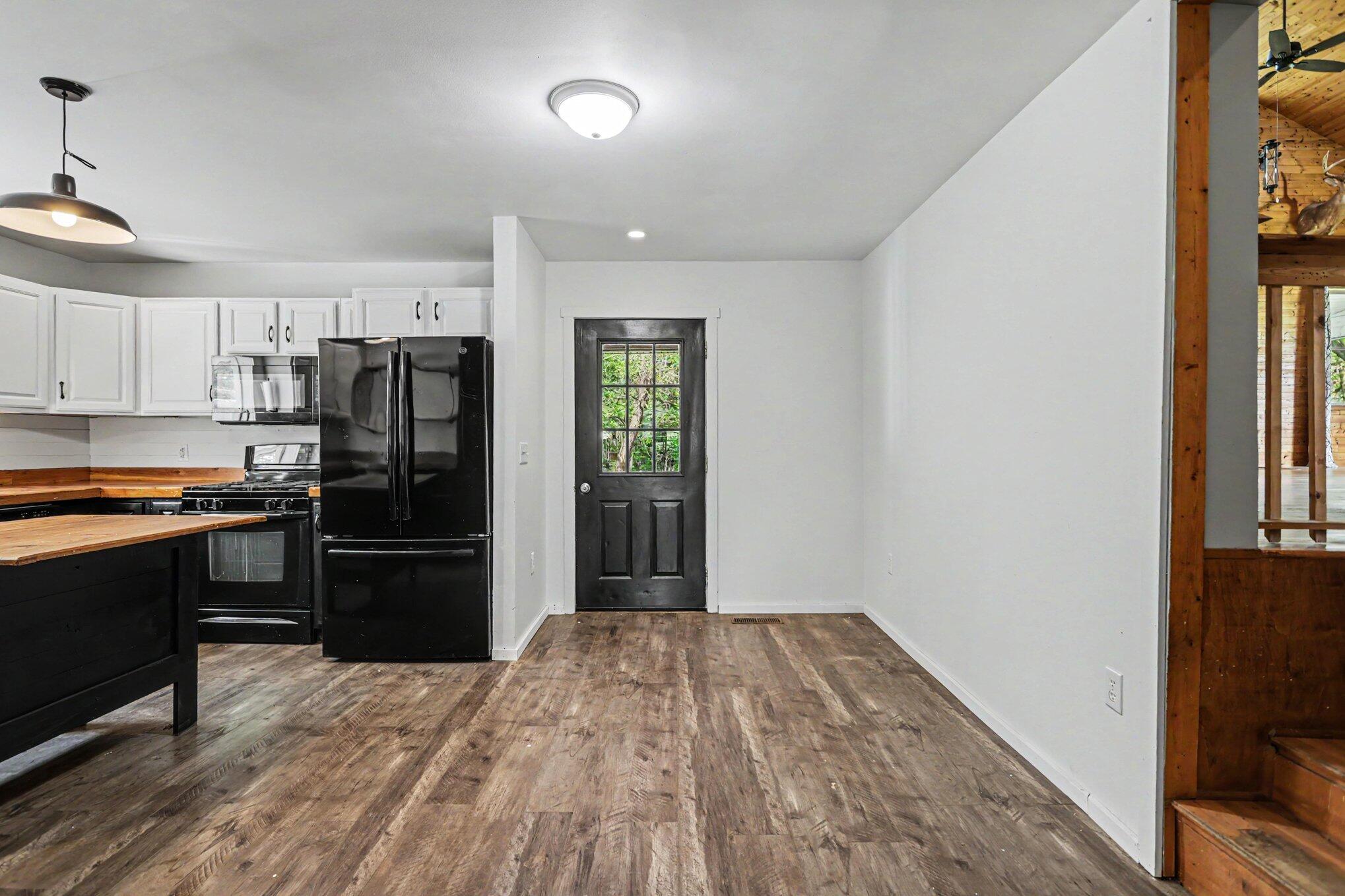243 E Catherine Street Property Photo 7