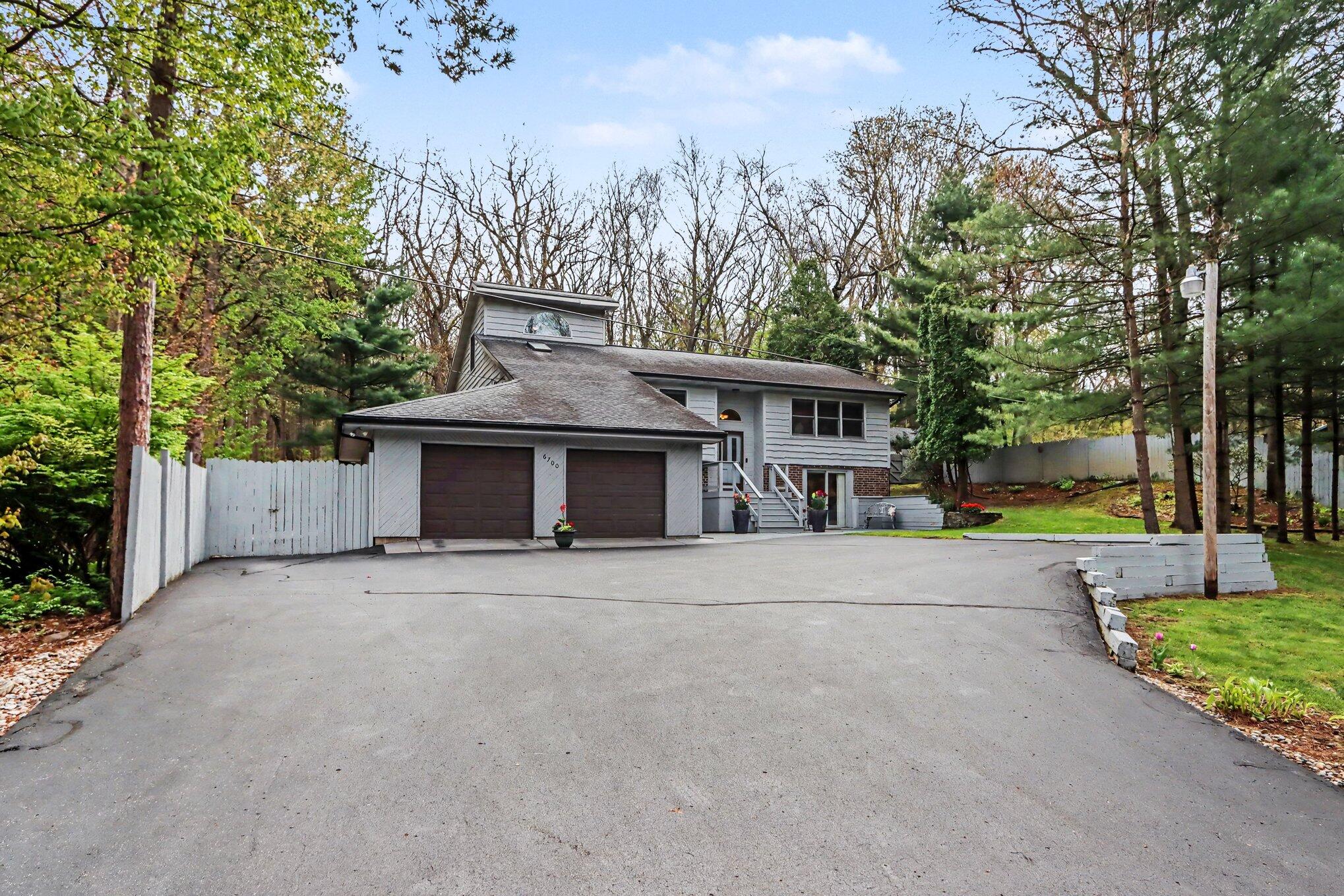 6700 N Sprinkle Road Property Photo 4