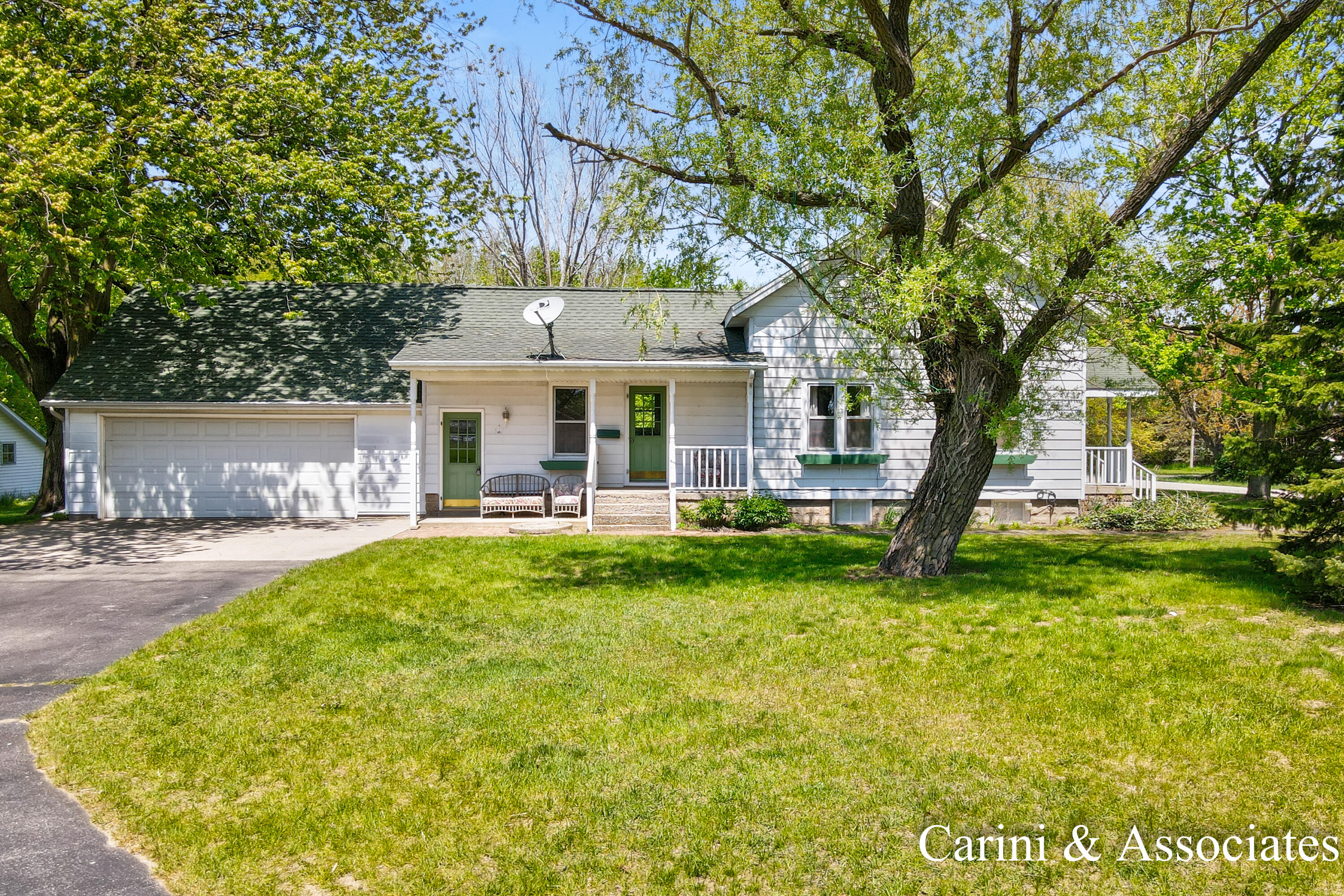 8331 112th Avenue Property Photo 1