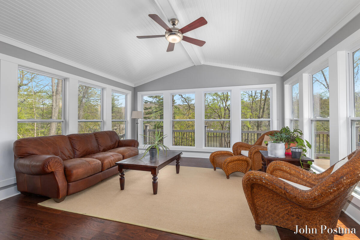 7314 Thornapple Park Drive Se Property Photo 4