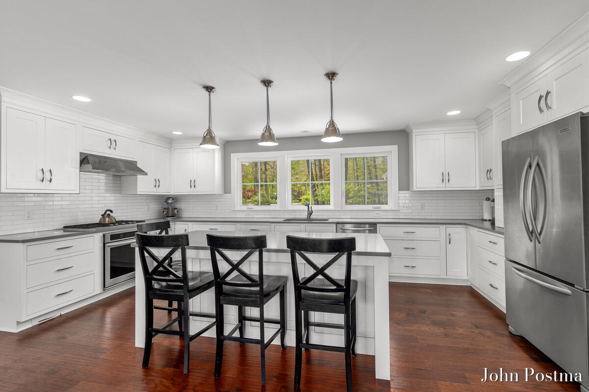 7314 Thornapple Park Drive Se Property Photo 6