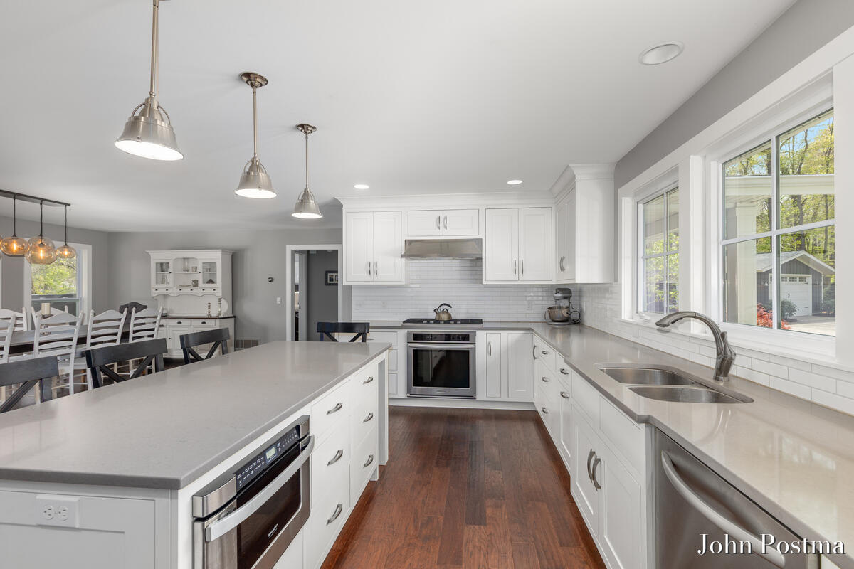 7314 Thornapple Park Drive Se Property Photo 8