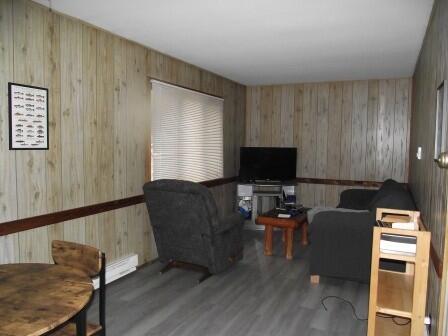 6105 6095 N Grace Avenue Property Photo 3
