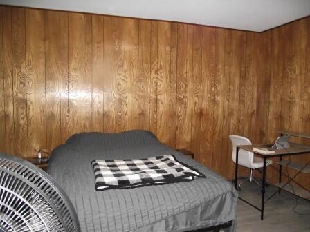 6105 6095 N Grace Avenue Property Photo 8