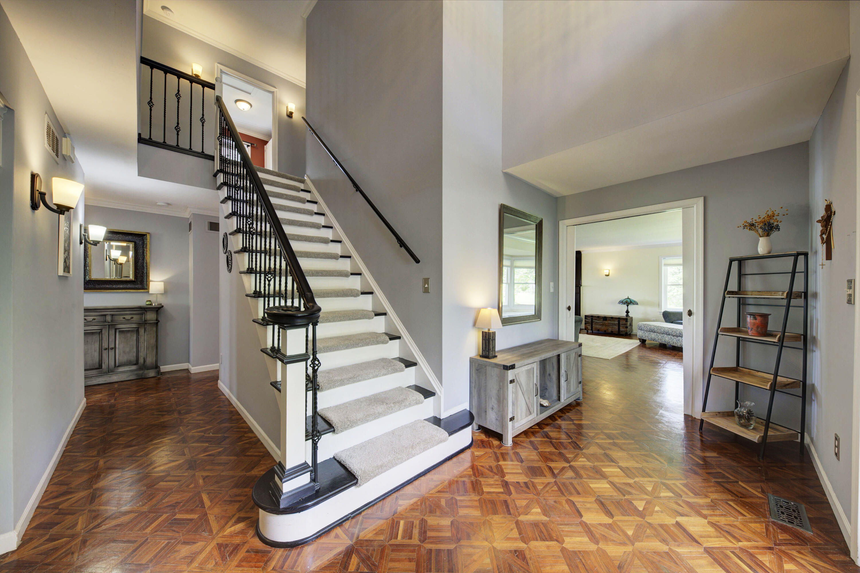 6270 Mack Road Property Photo 8
