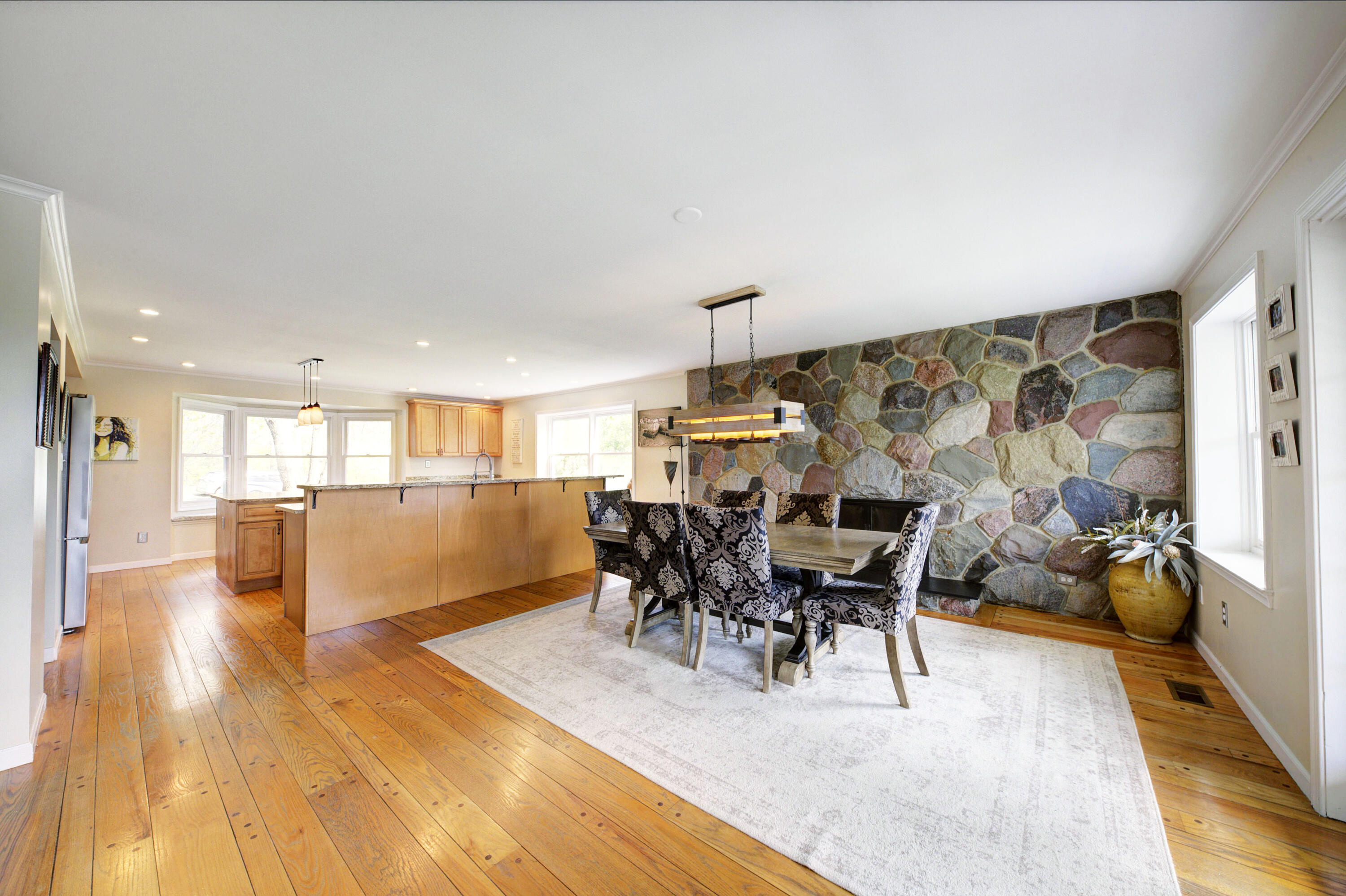 6270 Mack Road Property Photo 10