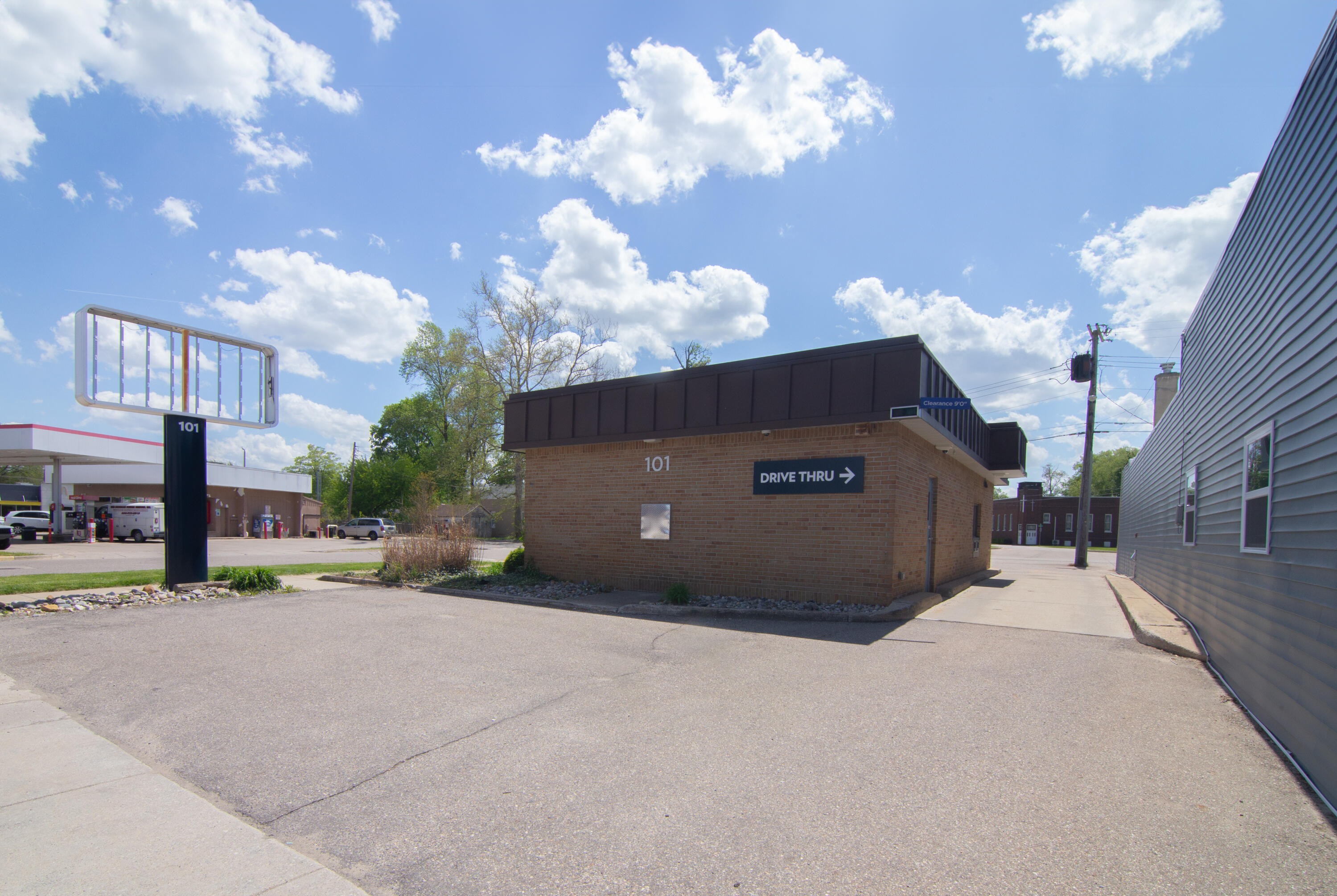 101 W Monroe Street Property Photo 2