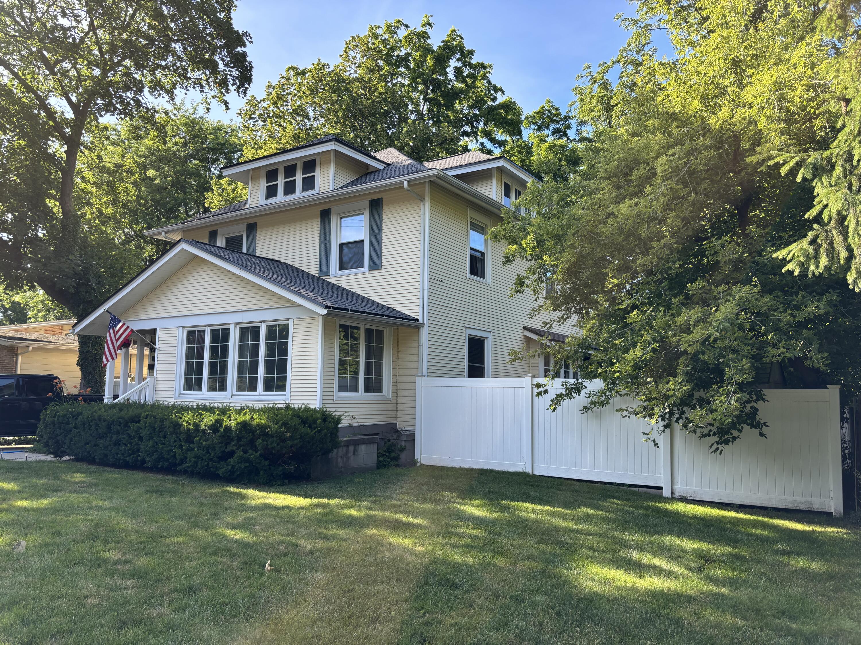2217 Boston Street Se Property Photo 1