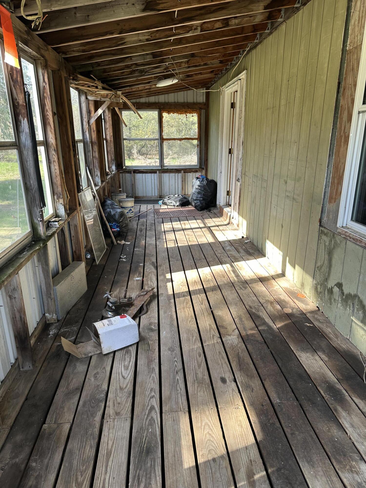 206 S 56th Avenue Property Photo 8