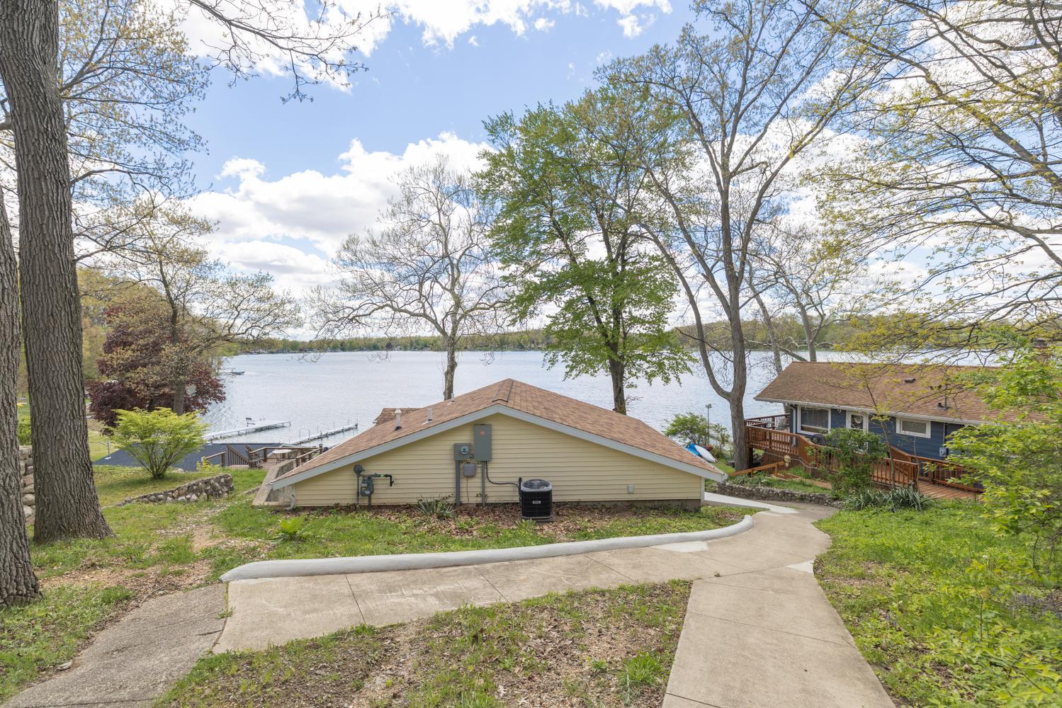 58484 E Clear Lake Road Property Photo 28