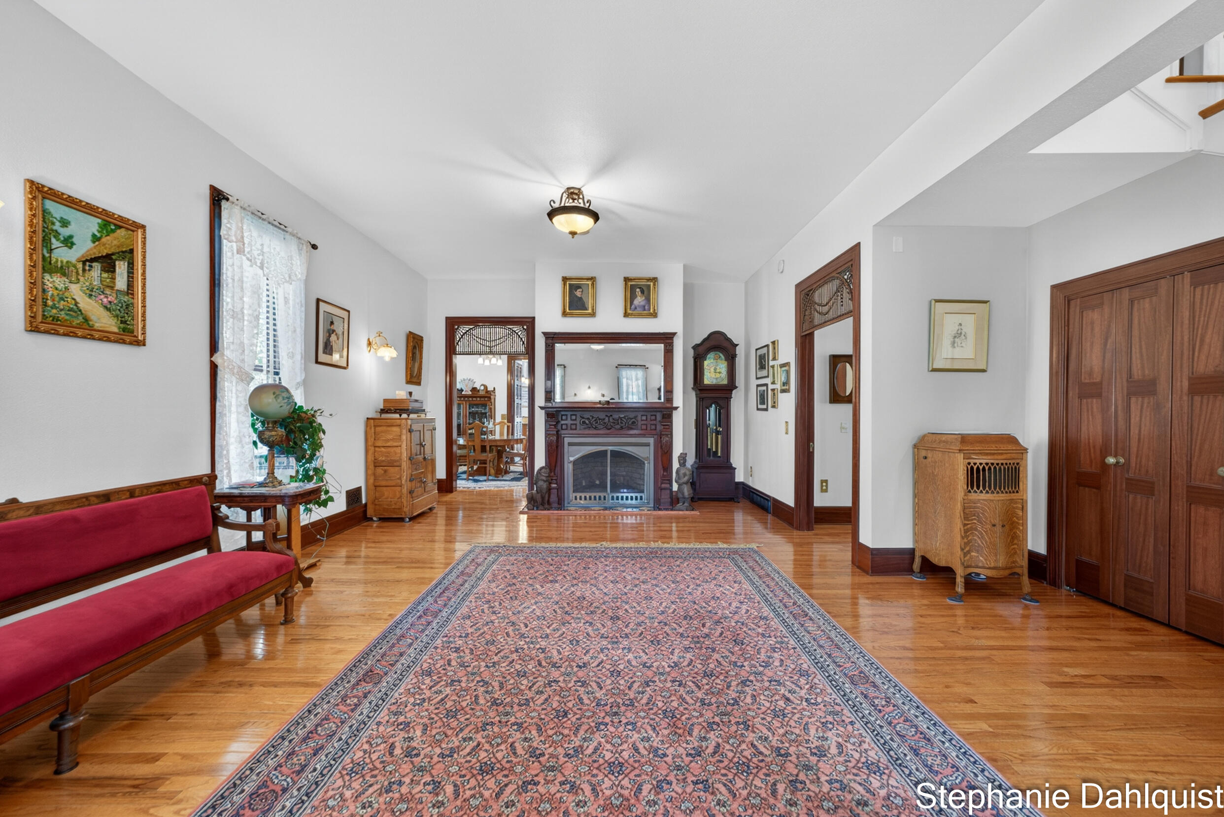 511 W Clay Avenue Property Photo 12