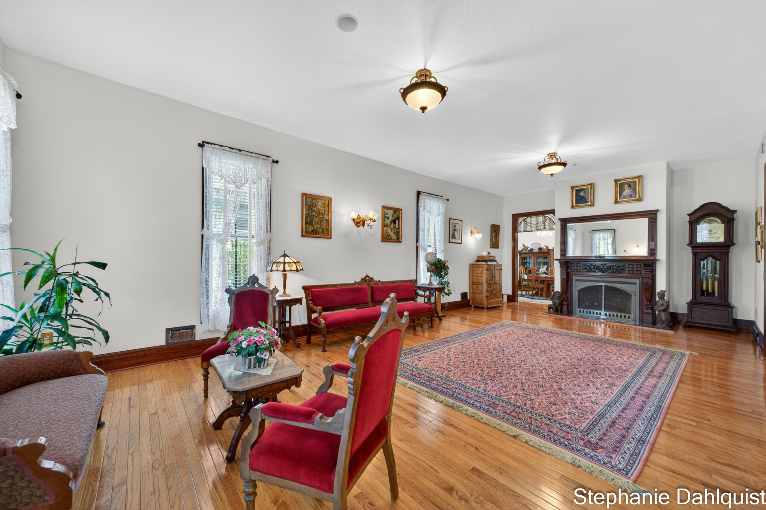 511 W Clay Avenue Property Photo 13