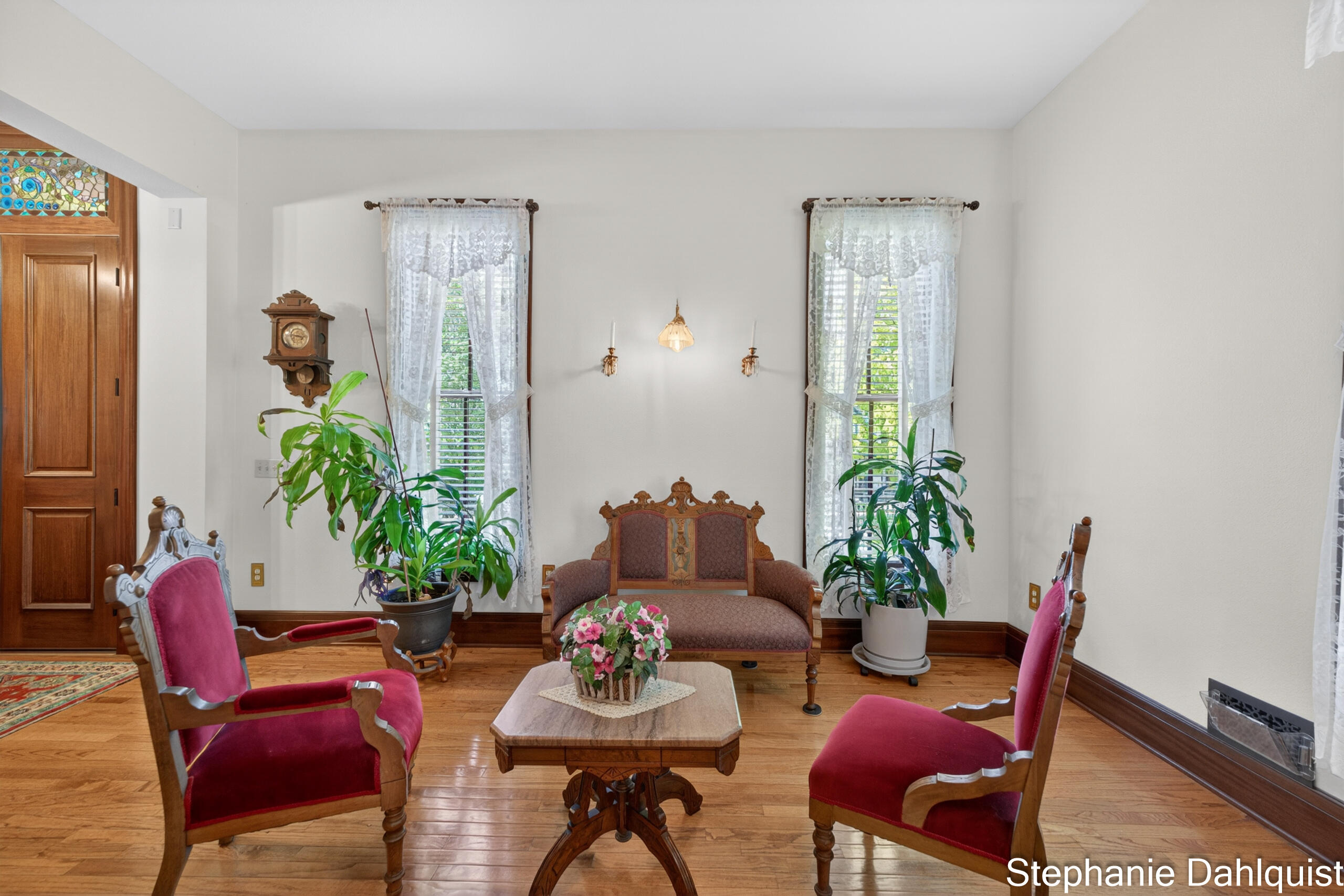 511 W Clay Avenue Property Photo 16