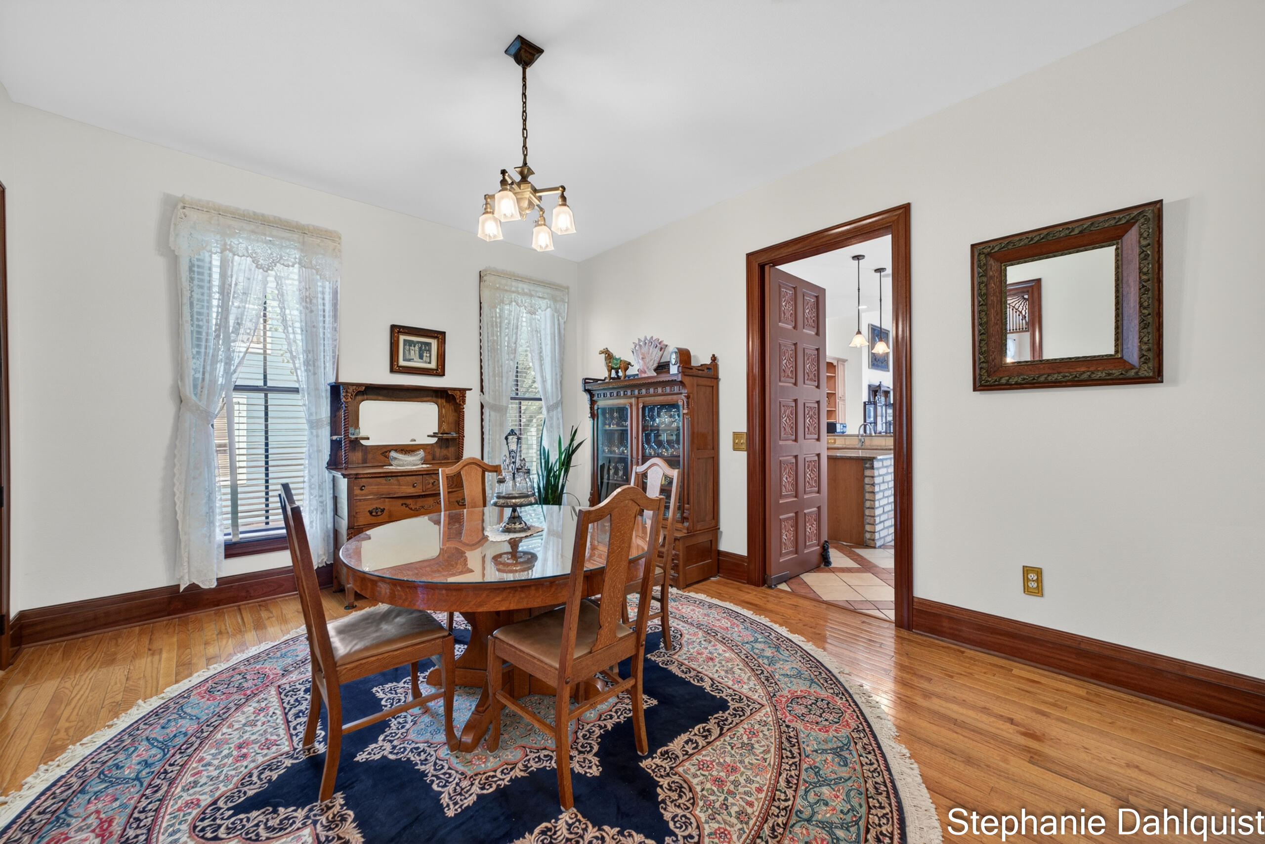 511 W Clay Avenue Property Photo 21