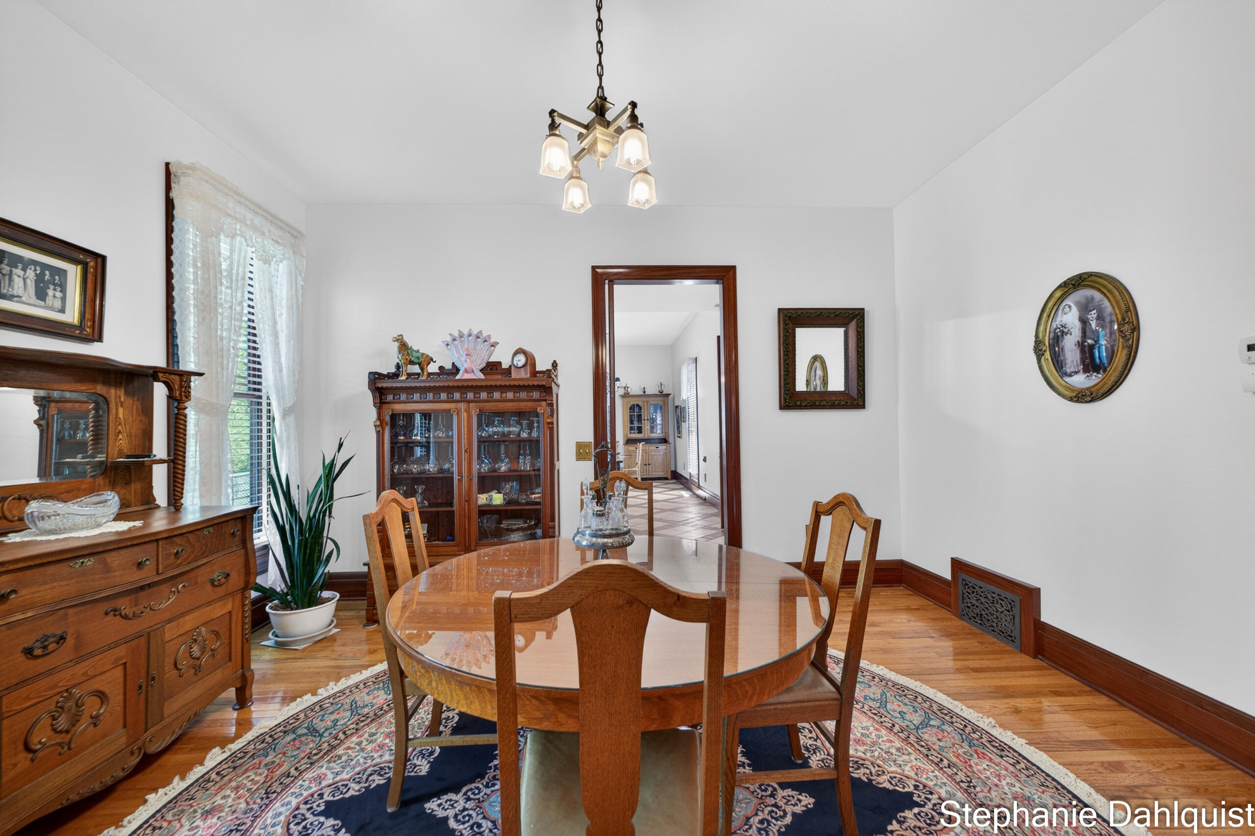 511 W Clay Avenue Property Photo 22