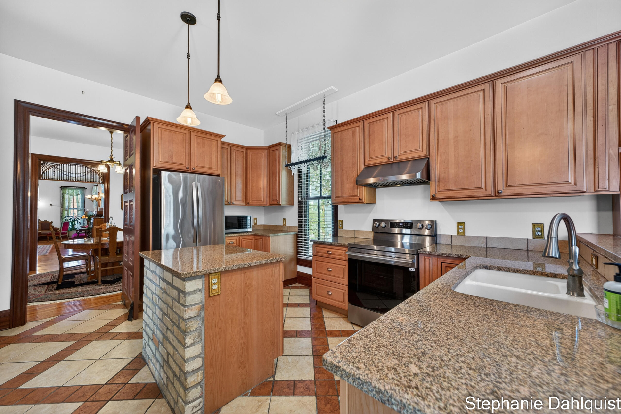511 W Clay Avenue Property Photo 25