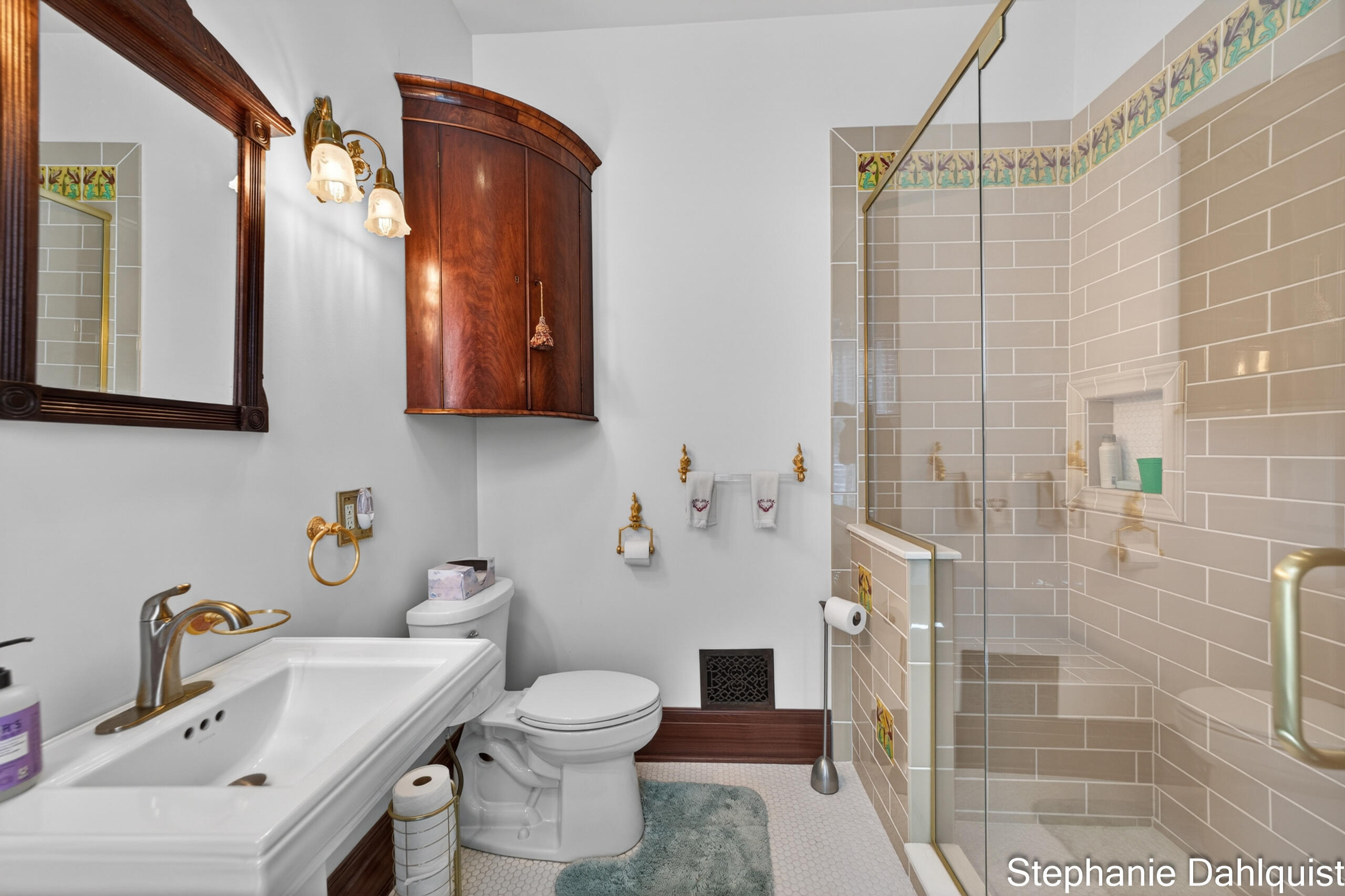 511 W Clay Avenue Property Photo 30