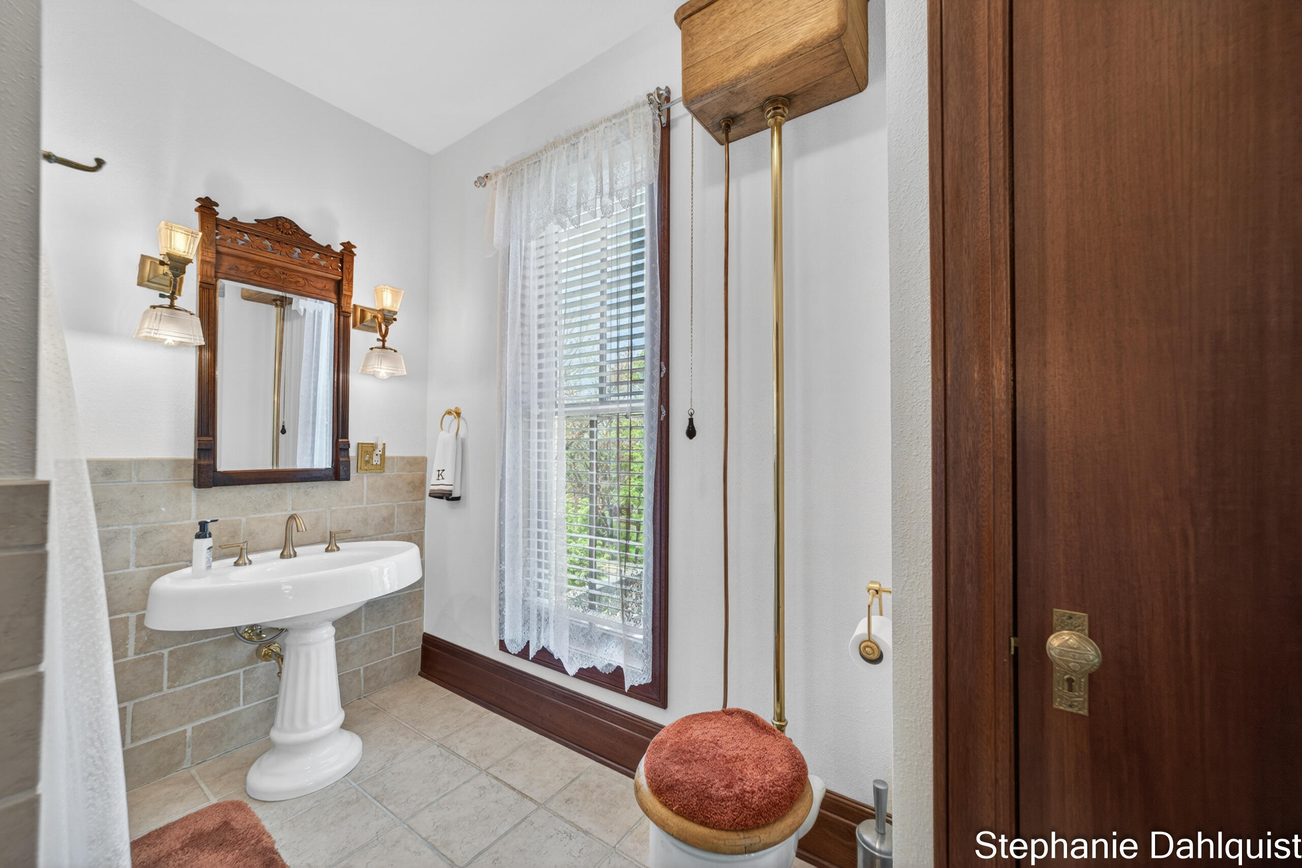 511 W Clay Avenue Property Photo 46