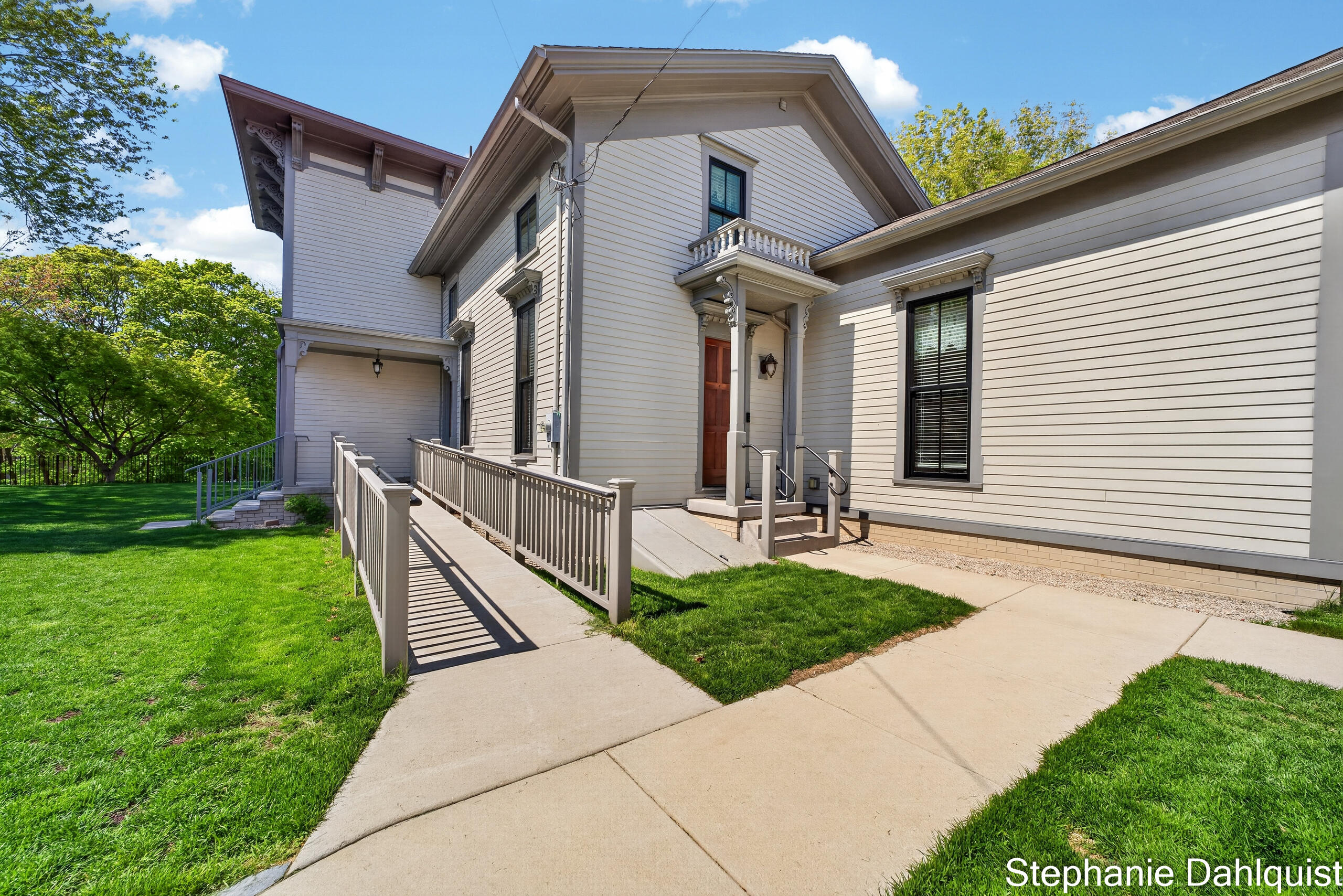 511 W Clay Avenue Property Photo 52