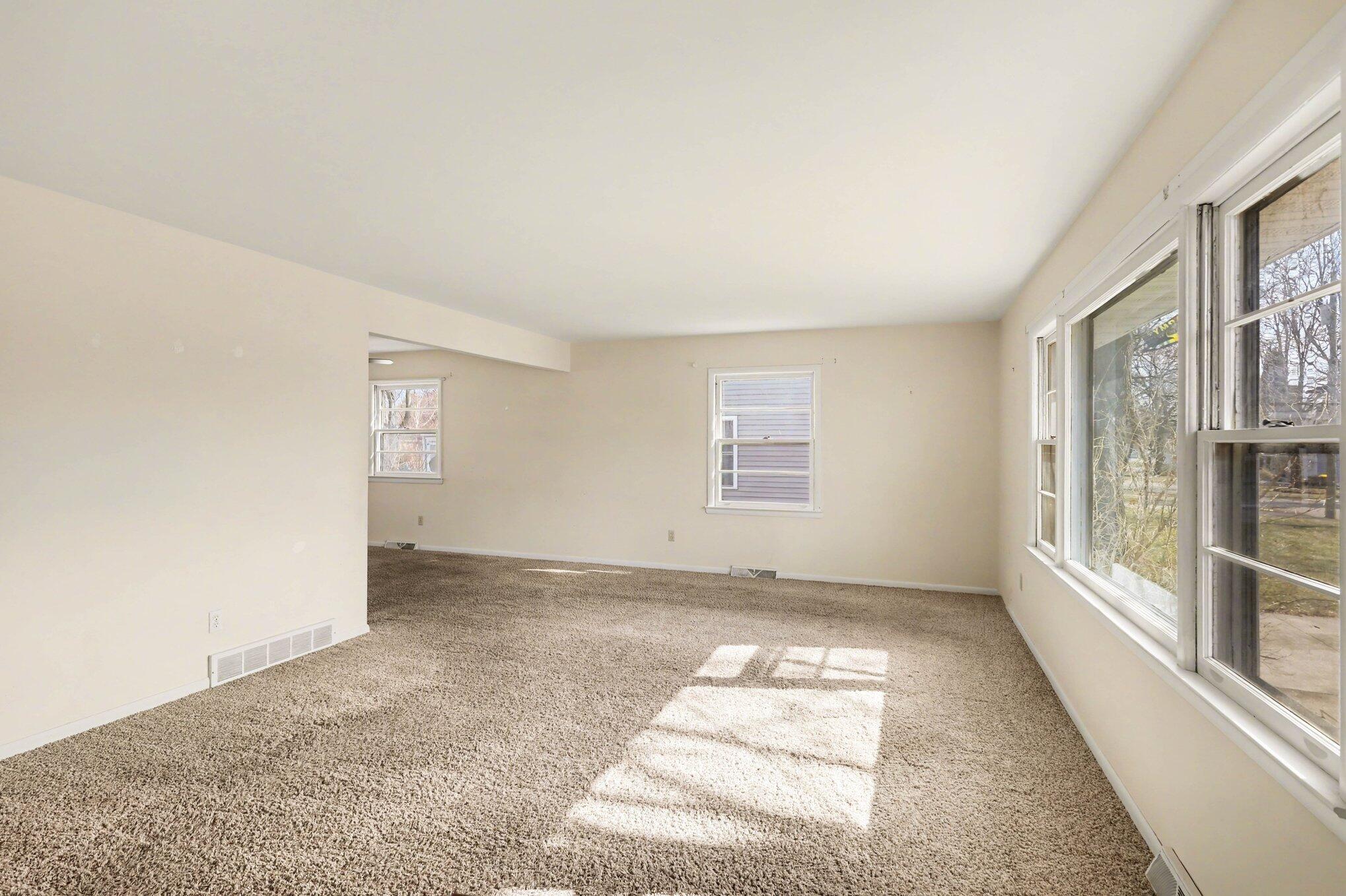 311 Dutton Street Property Photo 4