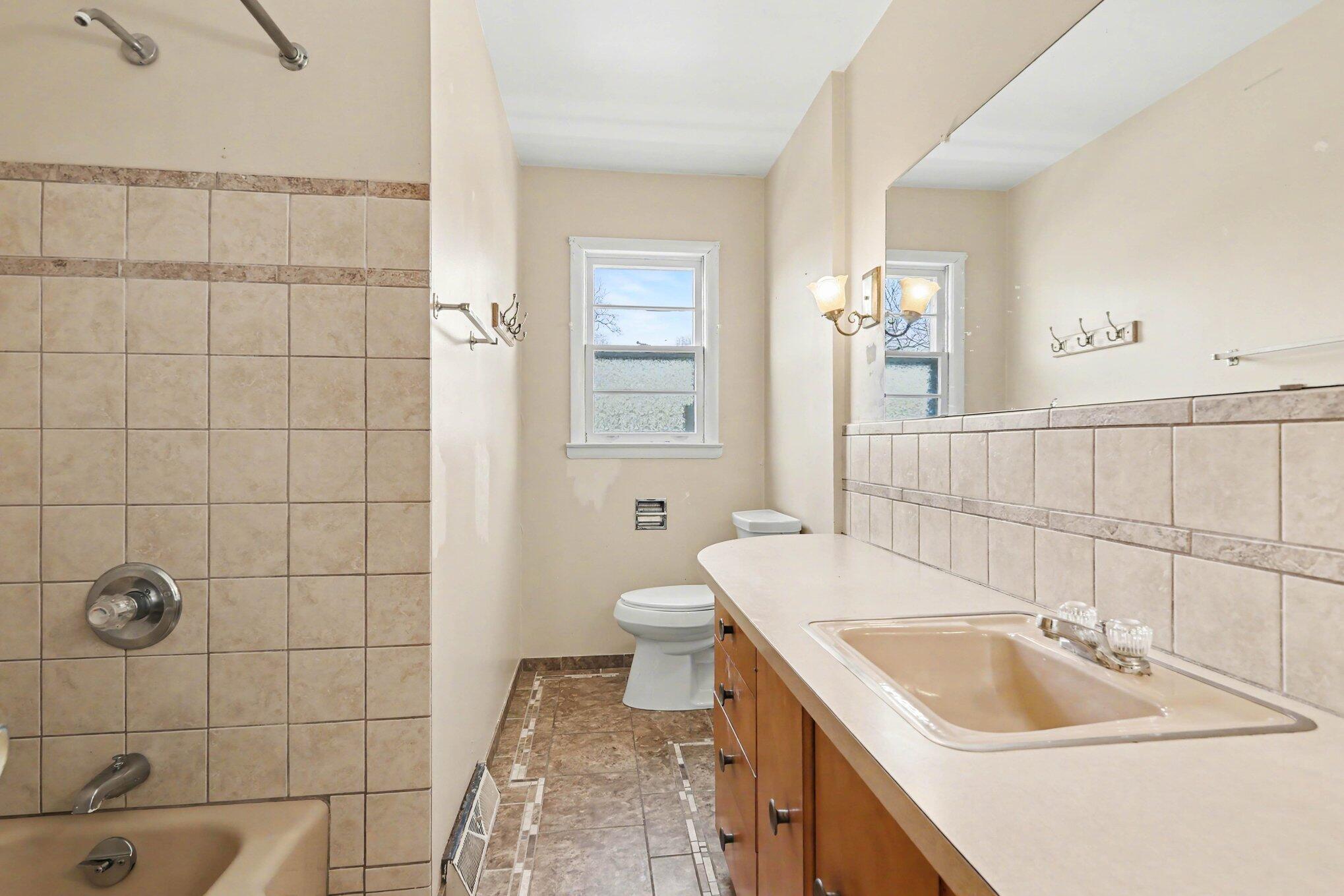 311 Dutton Street Property Photo 12