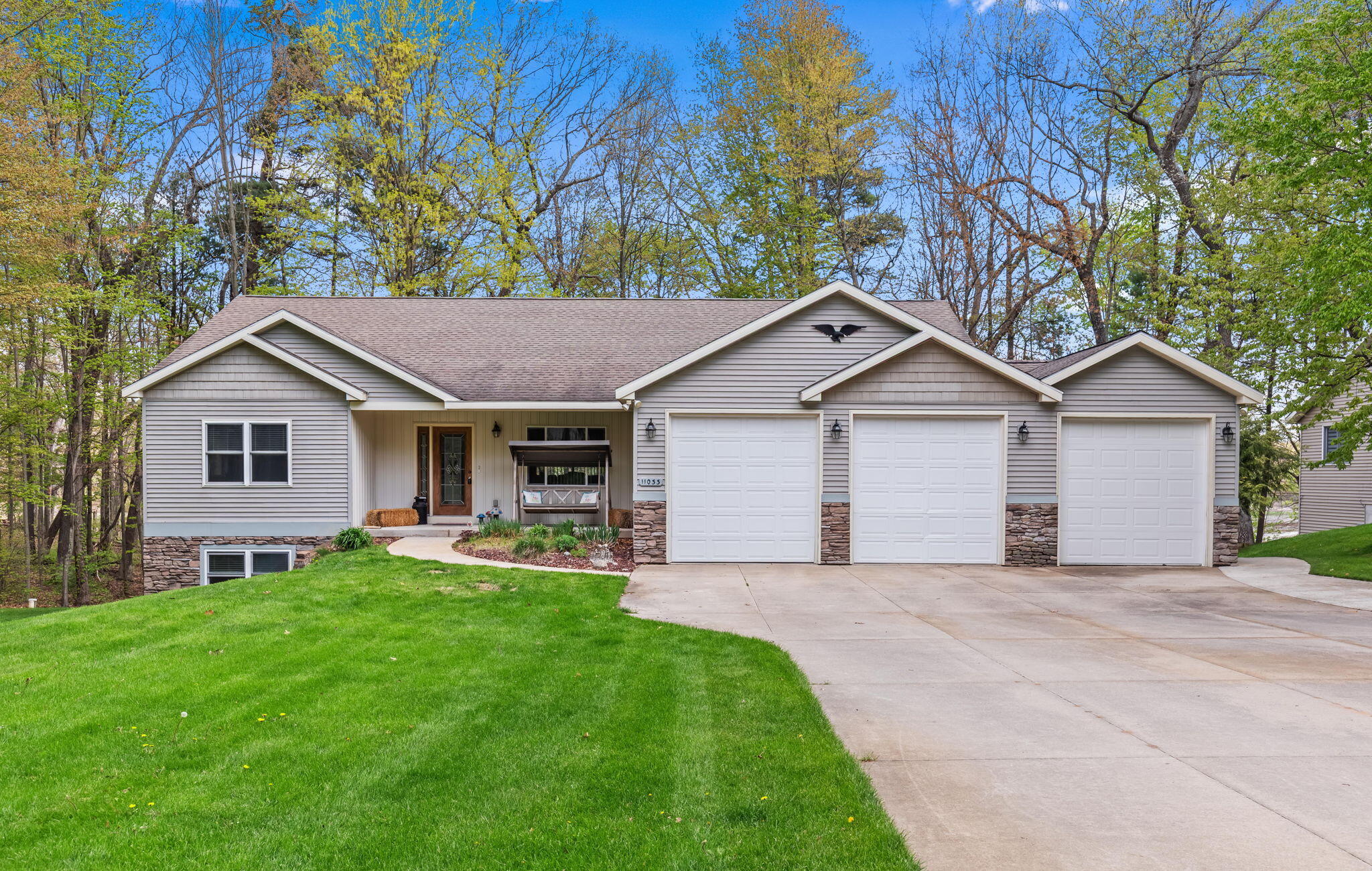11033 Sandy Oak Trail Property Photo 1