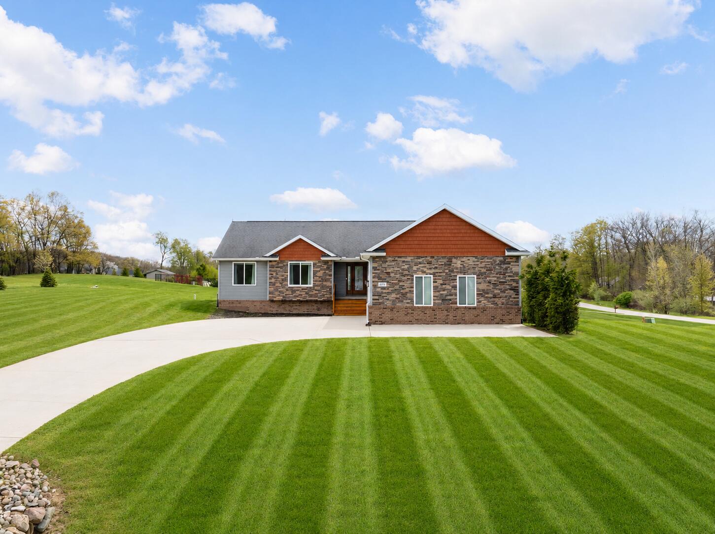 679 Pheasant Ridge Drive Property Photo 1